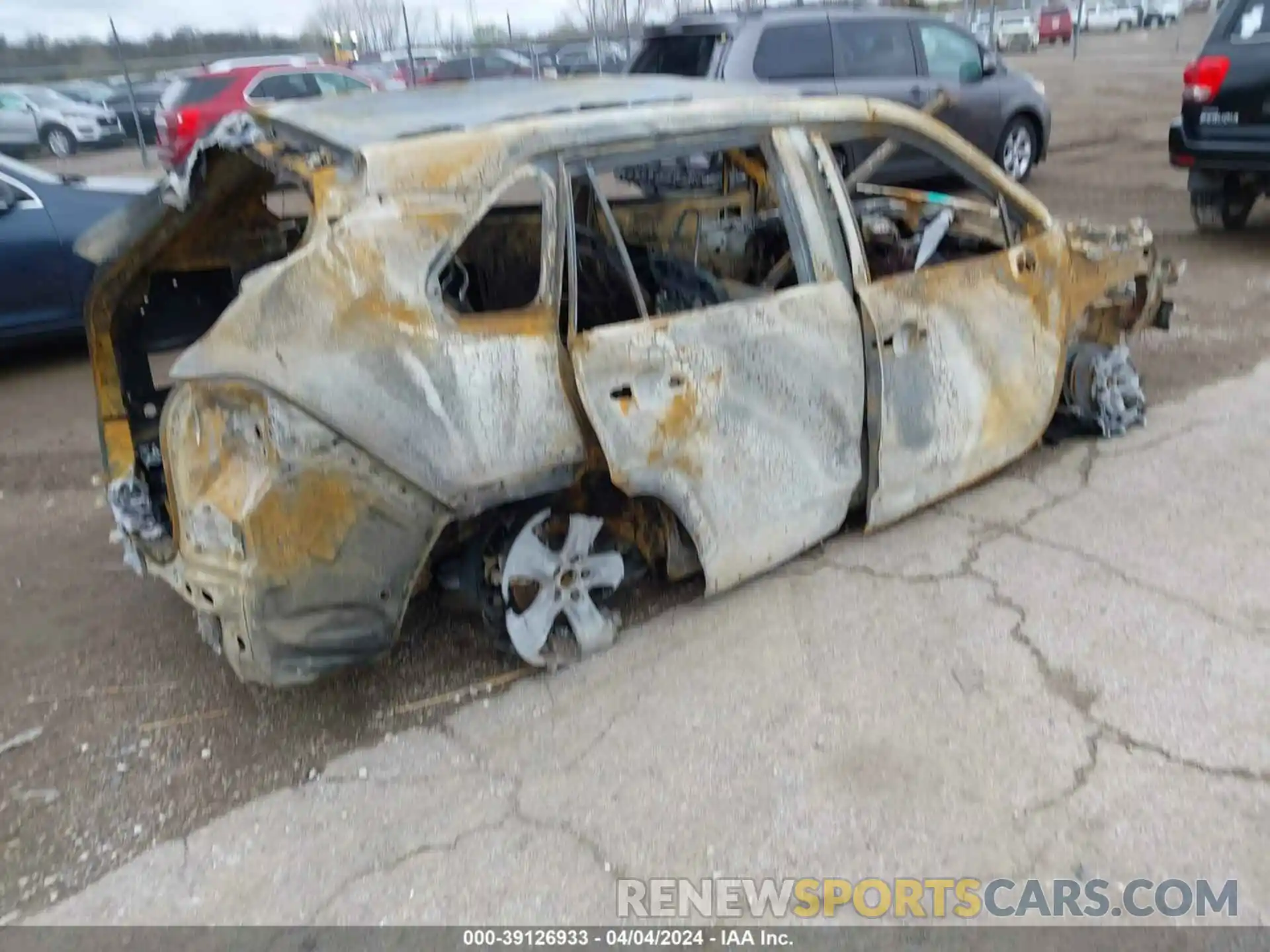 4 Photograph of a damaged car 2T3P1RFV3LC091673 TOYOTA RAV4 2020