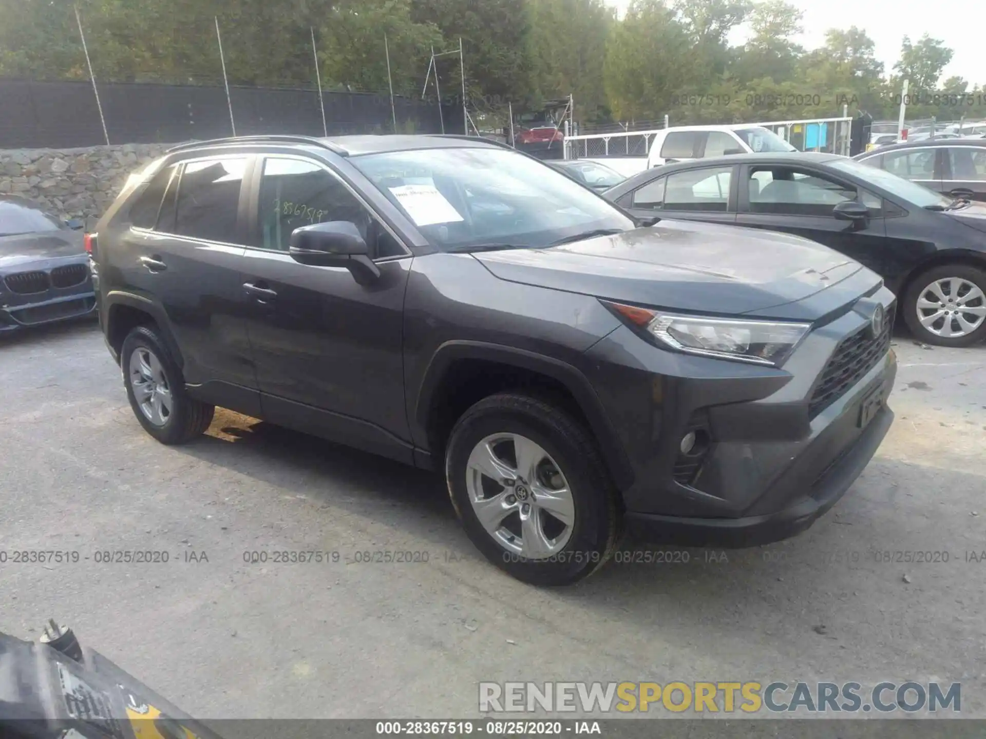 1 Photograph of a damaged car 2T3P1RFV3LC092662 TOYOTA RAV4 2020