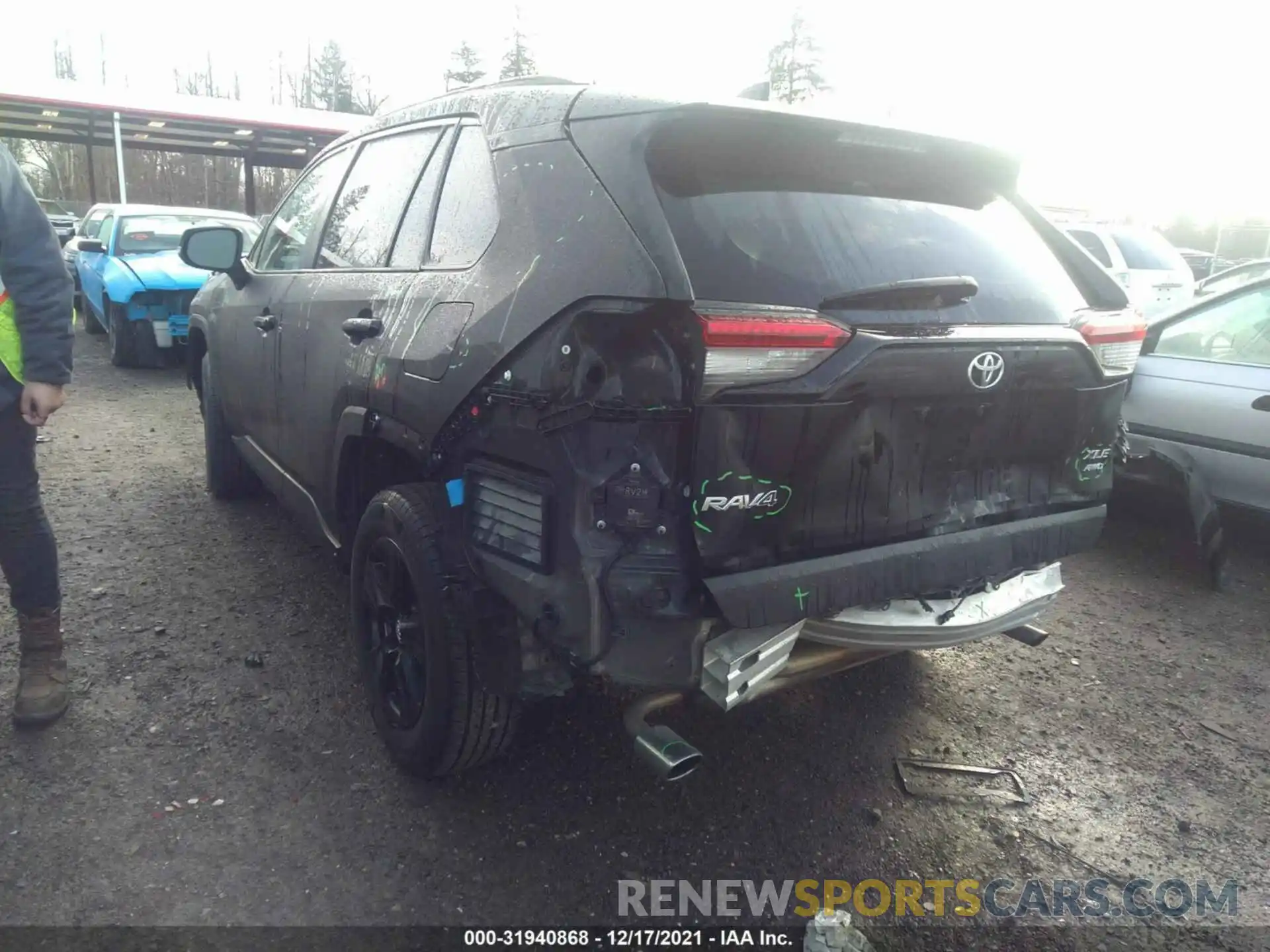 3 Фотография поврежденного автомобиля 2T3P1RFV3LC100002 TOYOTA RAV4 2020