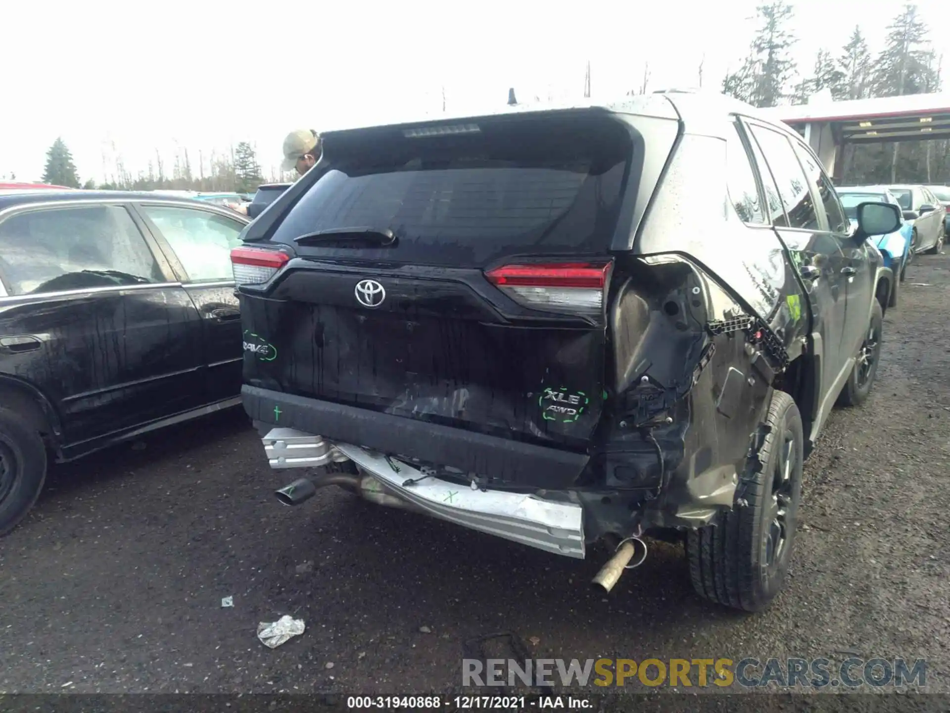 6 Photograph of a damaged car 2T3P1RFV3LC100002 TOYOTA RAV4 2020