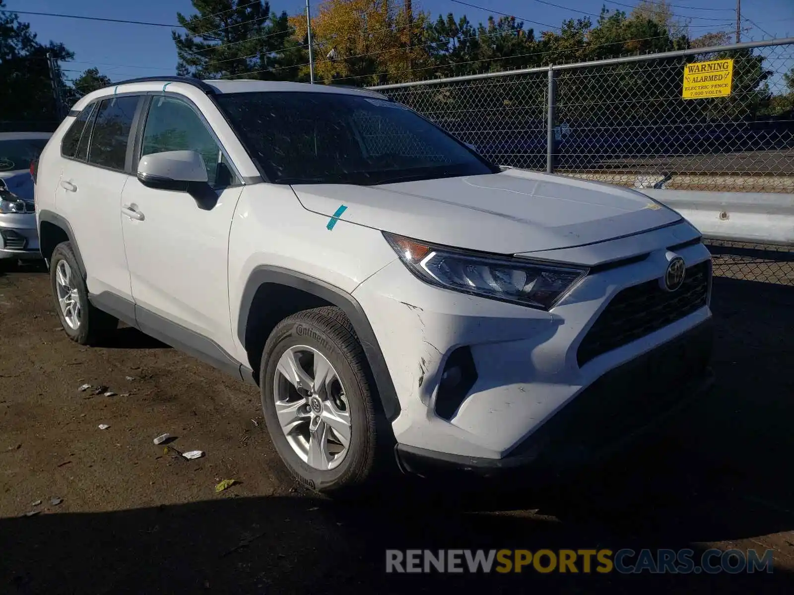 1 Photograph of a damaged car 2T3P1RFV3LC100548 TOYOTA RAV4 2020