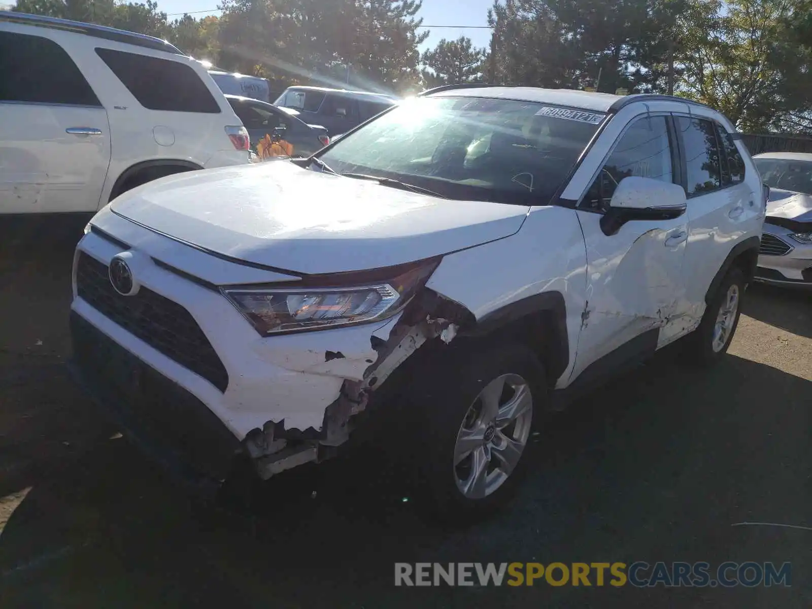 2 Photograph of a damaged car 2T3P1RFV3LC100548 TOYOTA RAV4 2020