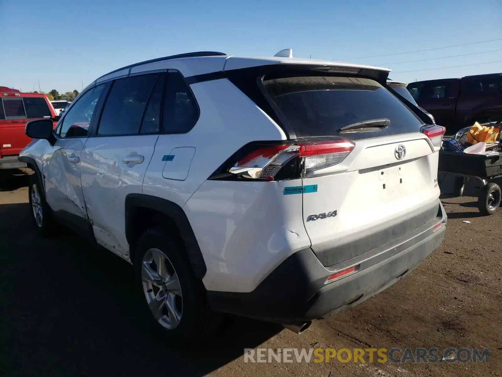 3 Photograph of a damaged car 2T3P1RFV3LC100548 TOYOTA RAV4 2020