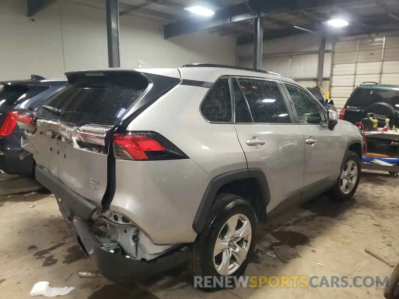 4 Photograph of a damaged car 2T3P1RFV3LC102140 TOYOTA RAV4 2020