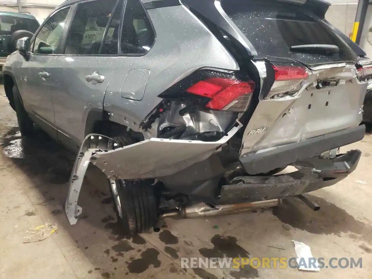 9 Photograph of a damaged car 2T3P1RFV3LC102140 TOYOTA RAV4 2020