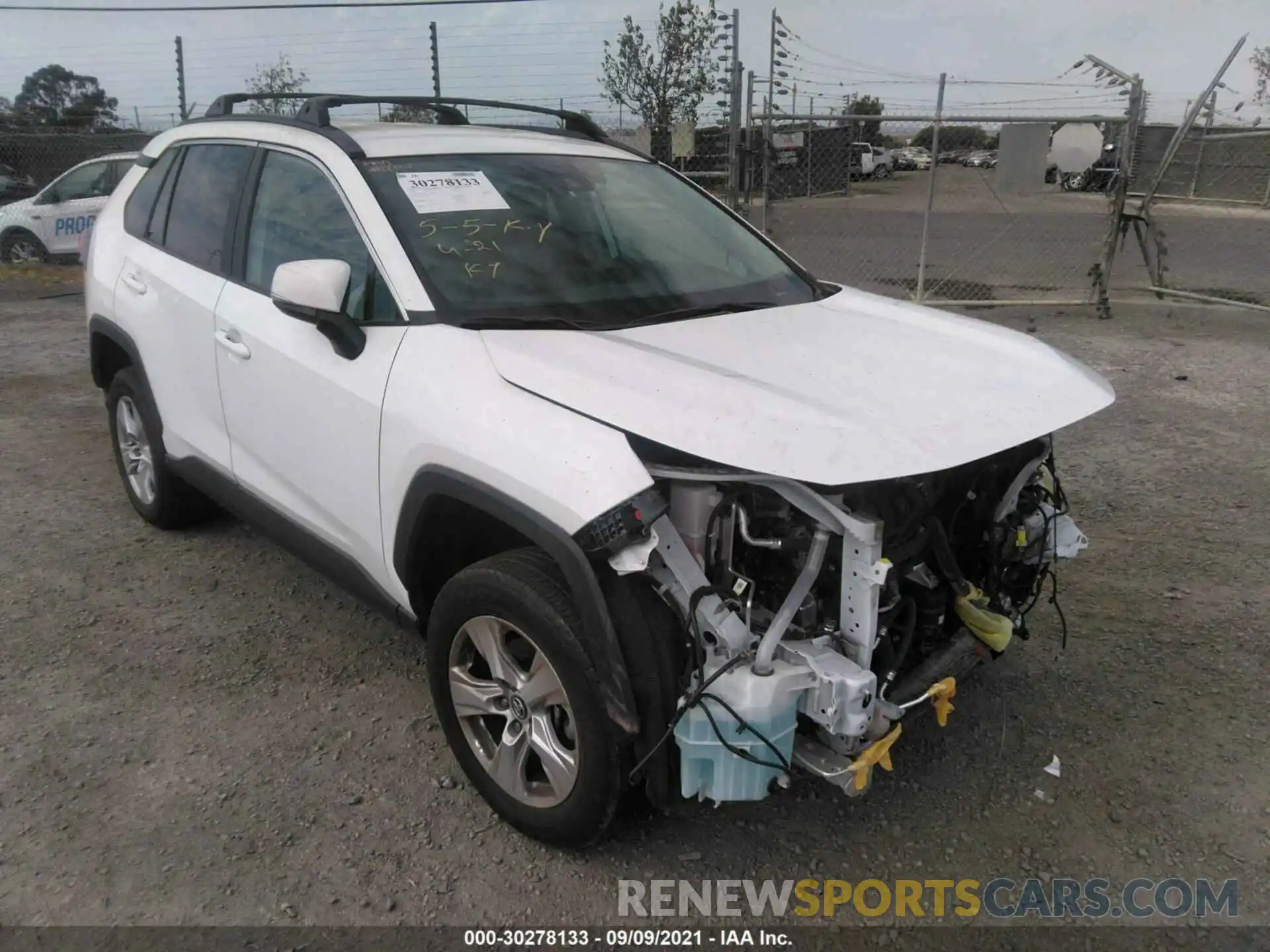 1 Photograph of a damaged car 2T3P1RFV3LC120055 TOYOTA RAV4 2020