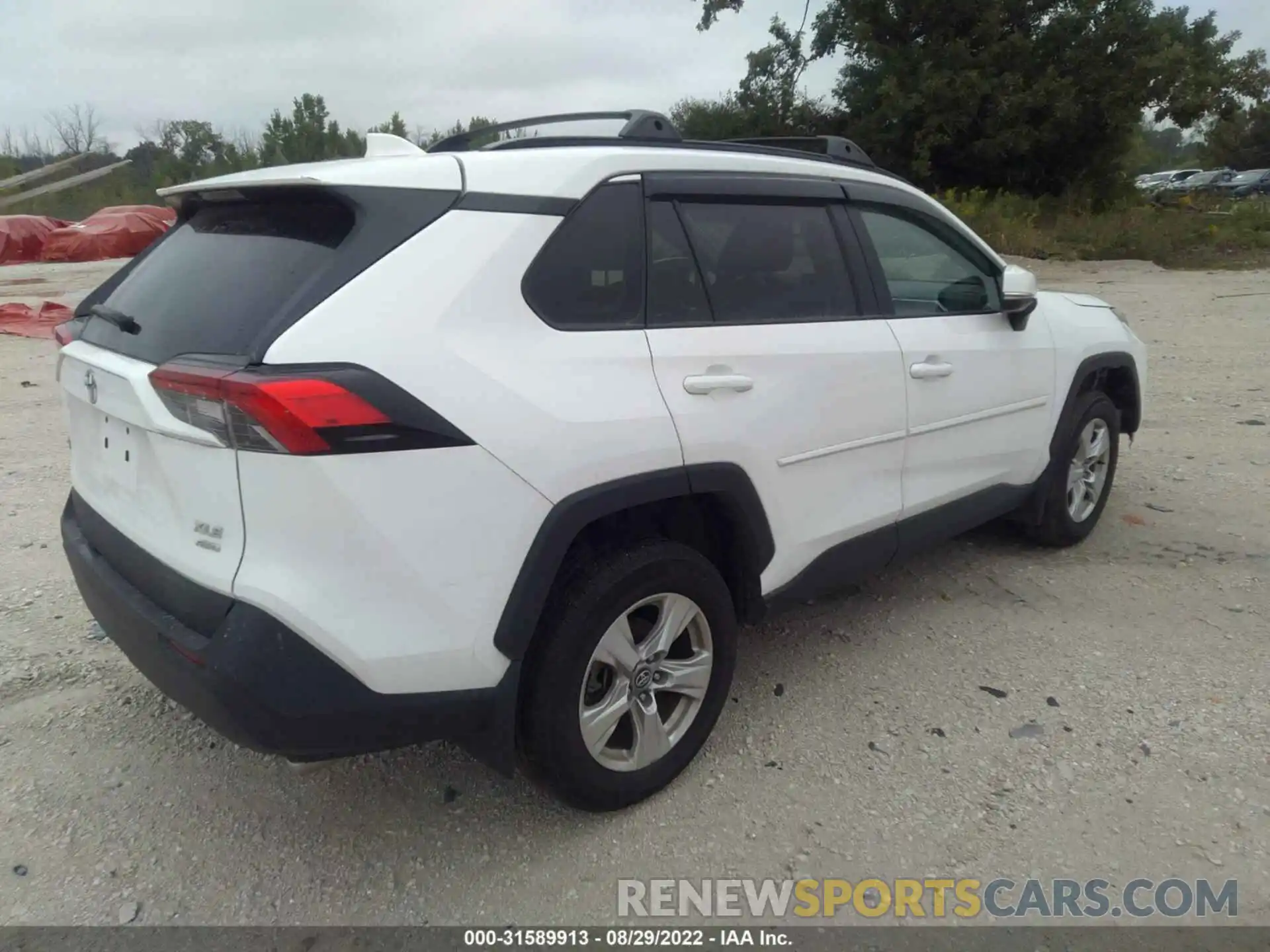 4 Photograph of a damaged car 2T3P1RFV3LC122971 TOYOTA RAV4 2020