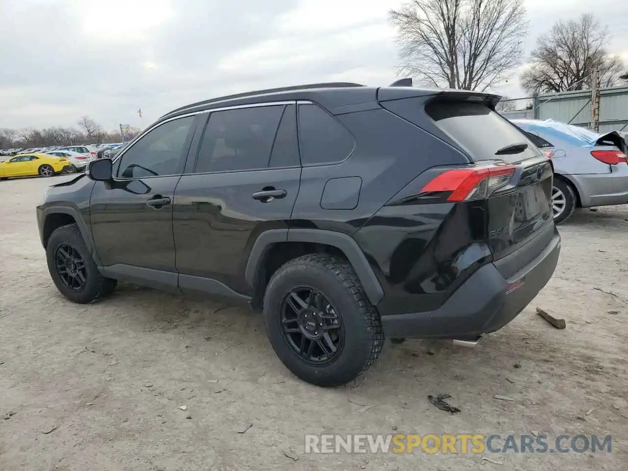 2 Photograph of a damaged car 2T3P1RFV3LC125045 TOYOTA RAV4 2020