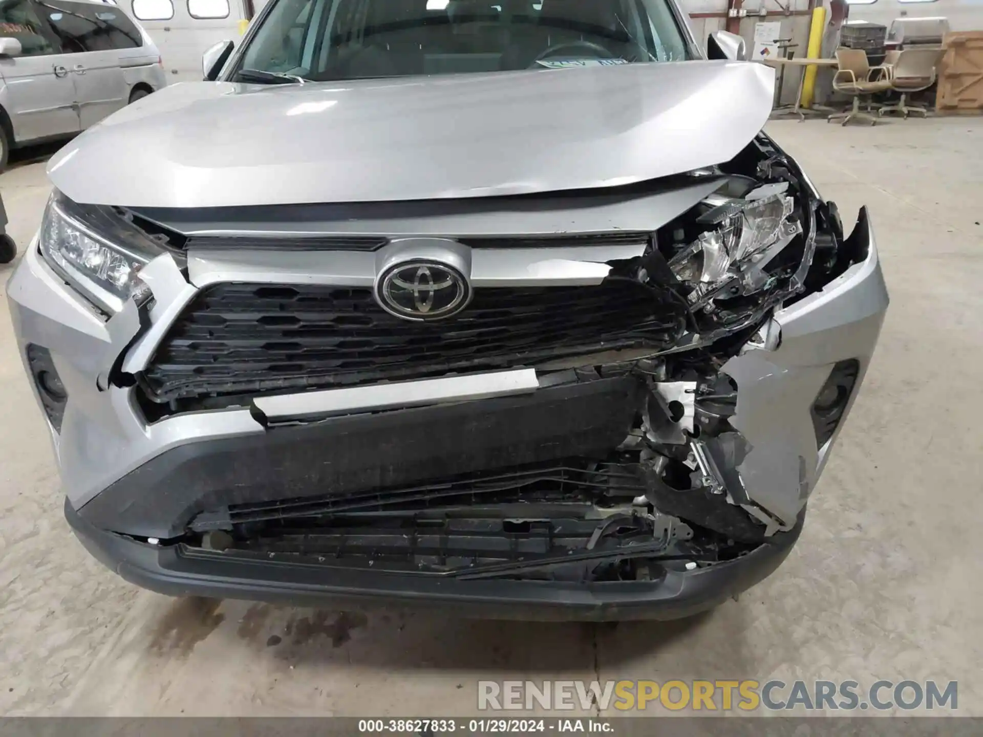 6 Photograph of a damaged car 2T3P1RFV3LC131671 TOYOTA RAV4 2020