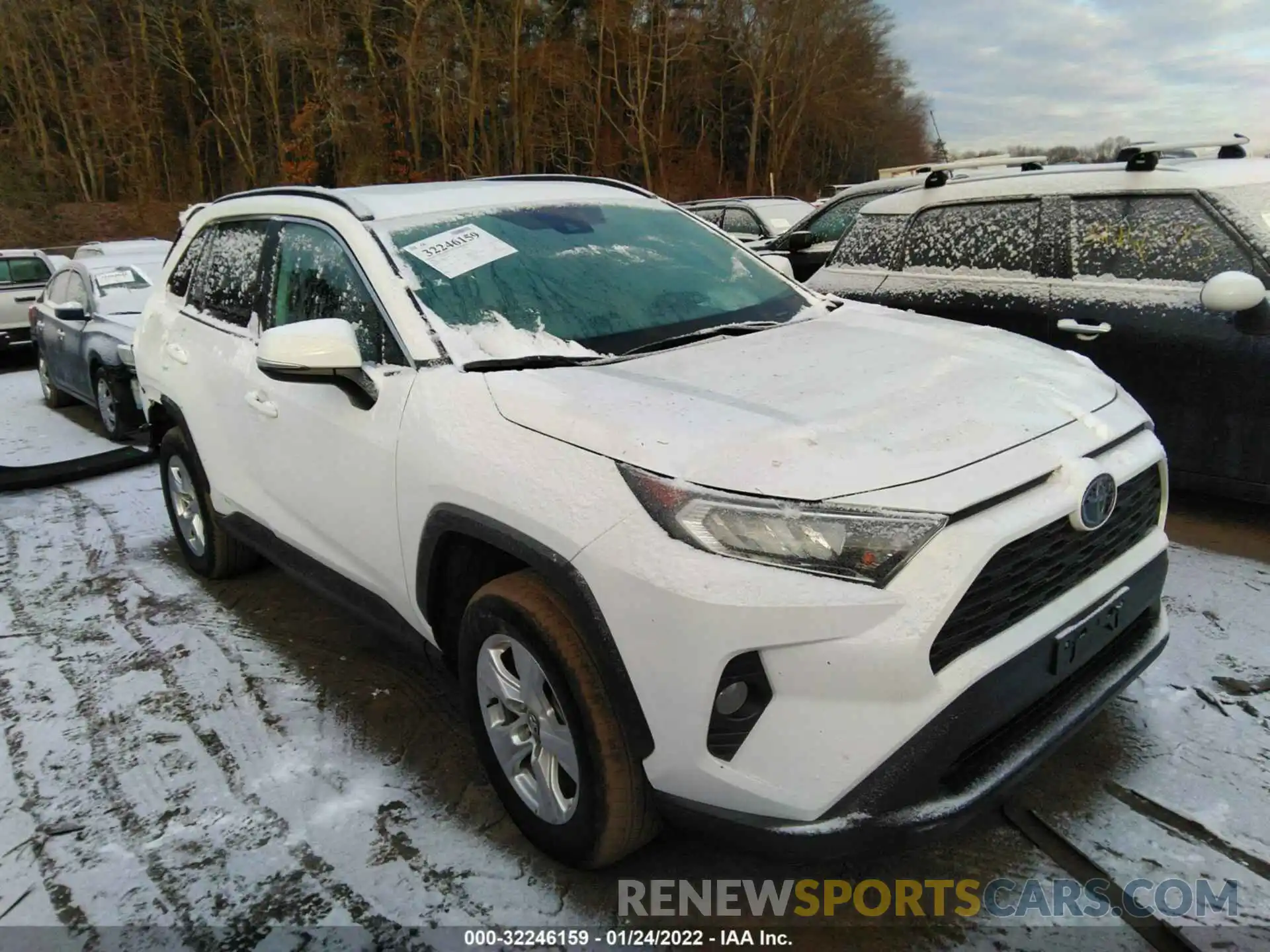 1 Photograph of a damaged car 2T3P1RFV3LC133775 TOYOTA RAV4 2020