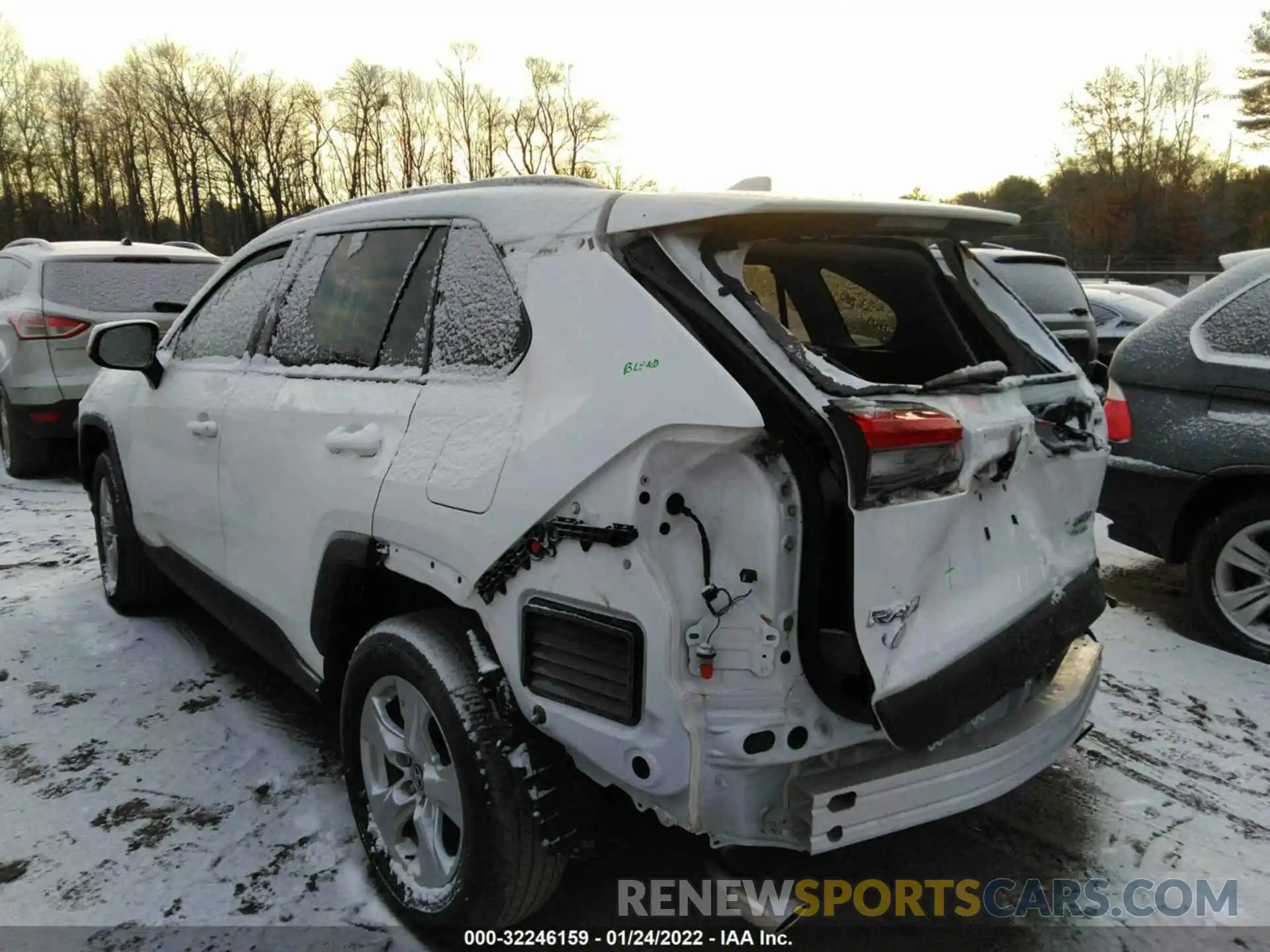 3 Photograph of a damaged car 2T3P1RFV3LC133775 TOYOTA RAV4 2020