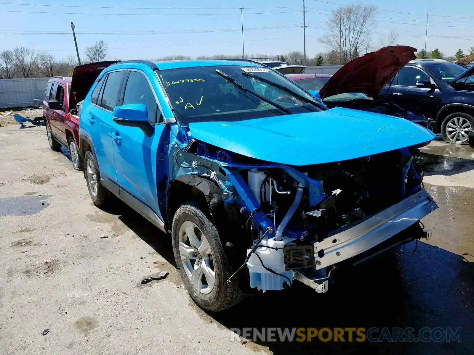 1 Photograph of a damaged car 2T3P1RFV3LW096841 TOYOTA RAV4 2020