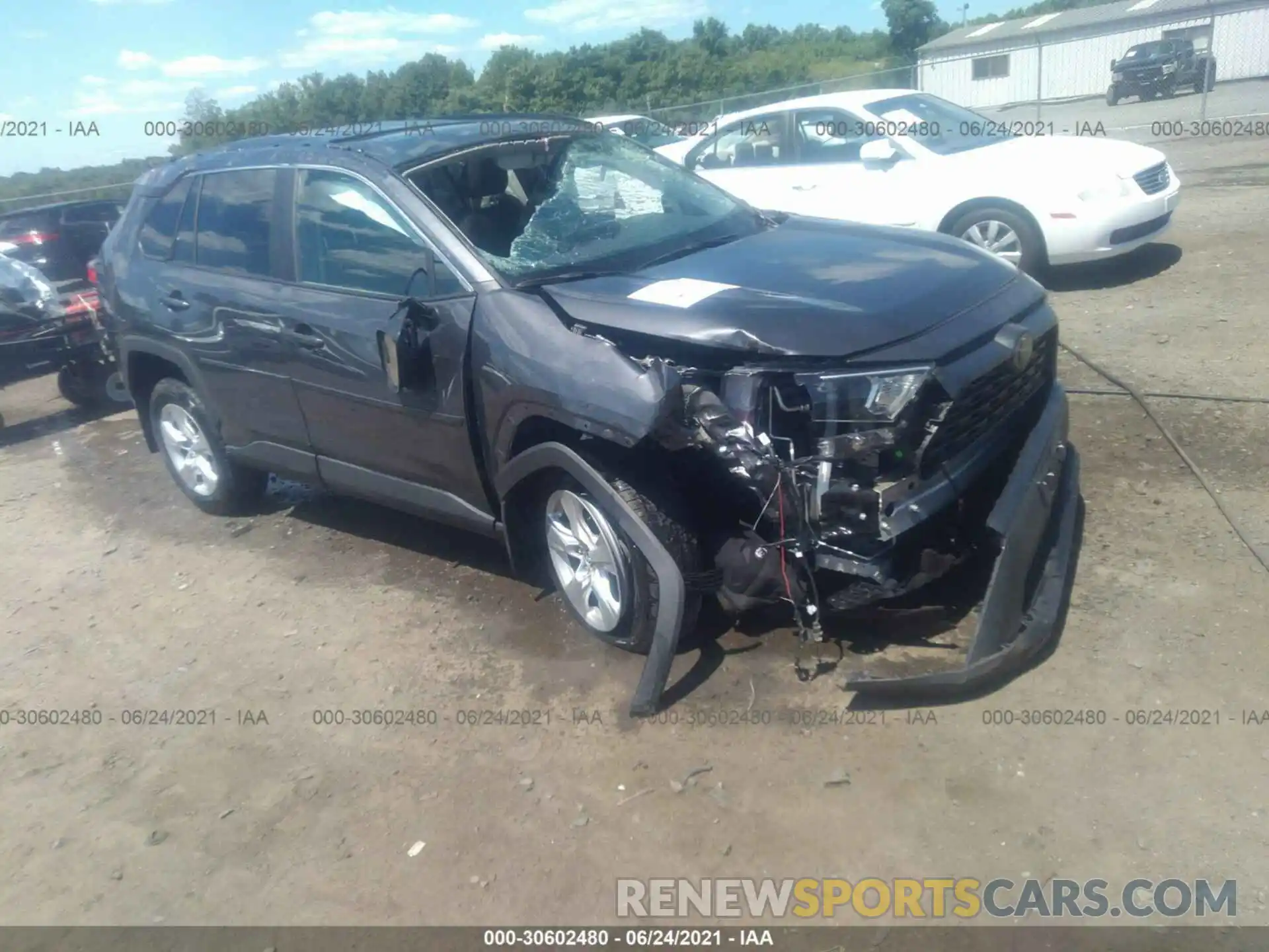 1 Photograph of a damaged car 2T3P1RFV3LW112410 TOYOTA RAV4 2020