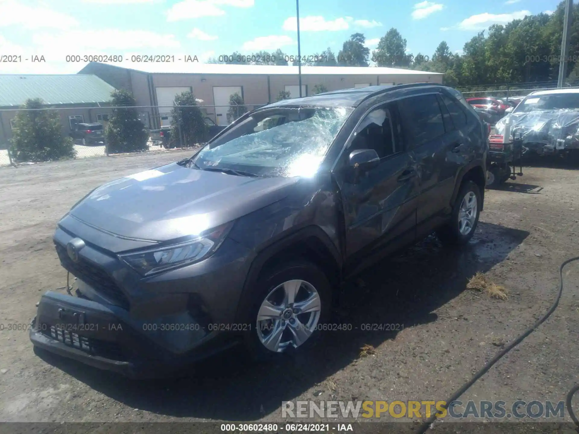 2 Фотография поврежденного автомобиля 2T3P1RFV3LW112410 TOYOTA RAV4 2020