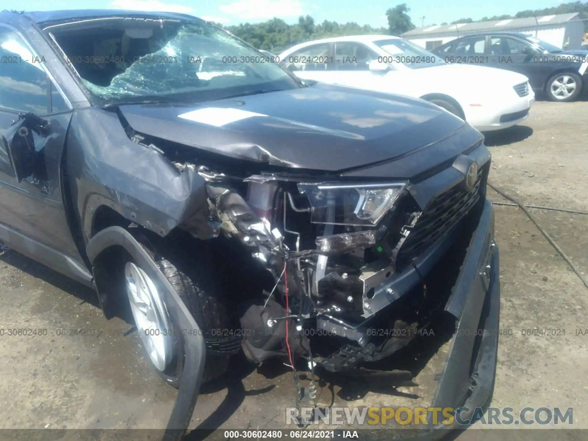 6 Photograph of a damaged car 2T3P1RFV3LW112410 TOYOTA RAV4 2020