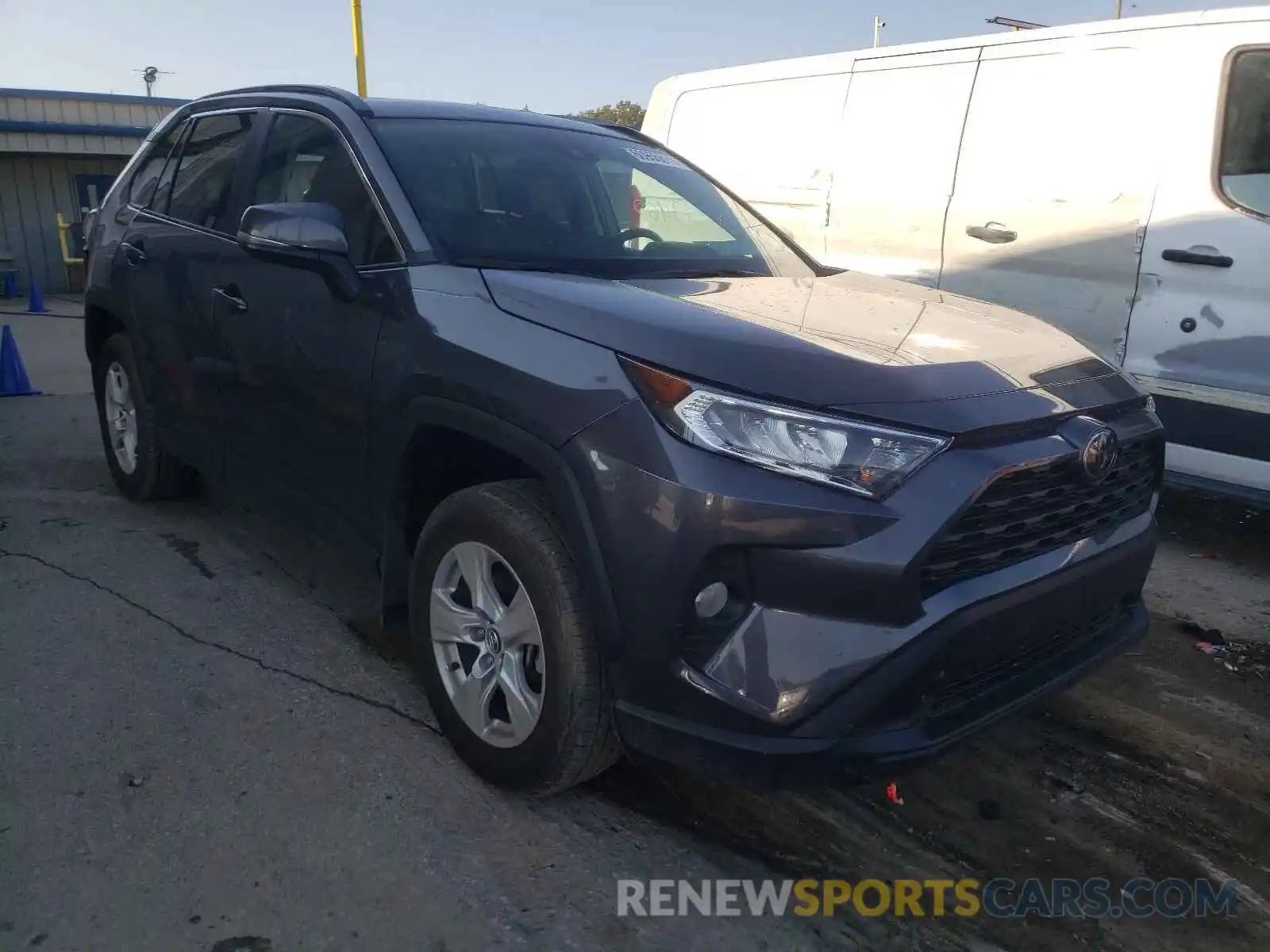 1 Photograph of a damaged car 2T3P1RFV3LW123620 TOYOTA RAV4 2020