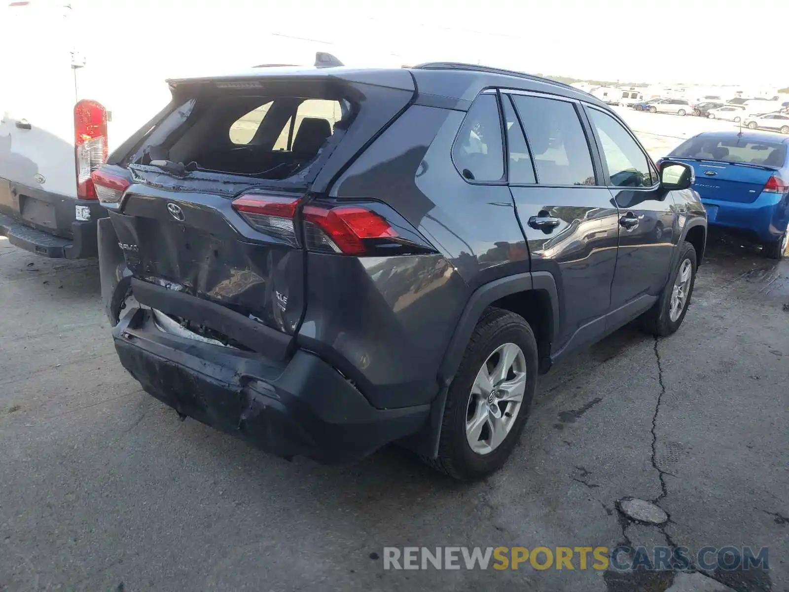 4 Photograph of a damaged car 2T3P1RFV3LW123620 TOYOTA RAV4 2020