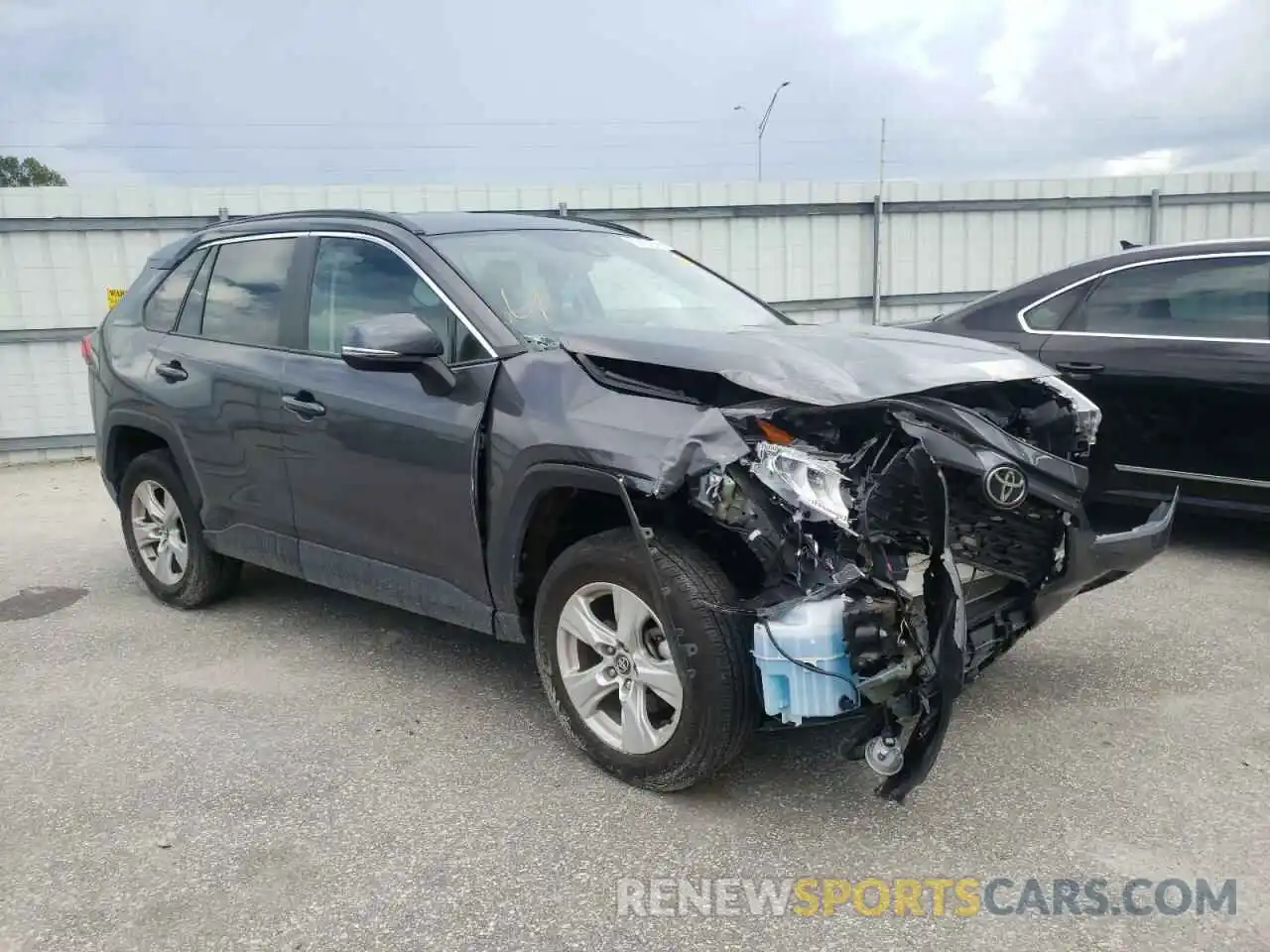 1 Photograph of a damaged car 2T3P1RFV3LW124038 TOYOTA RAV4 2020