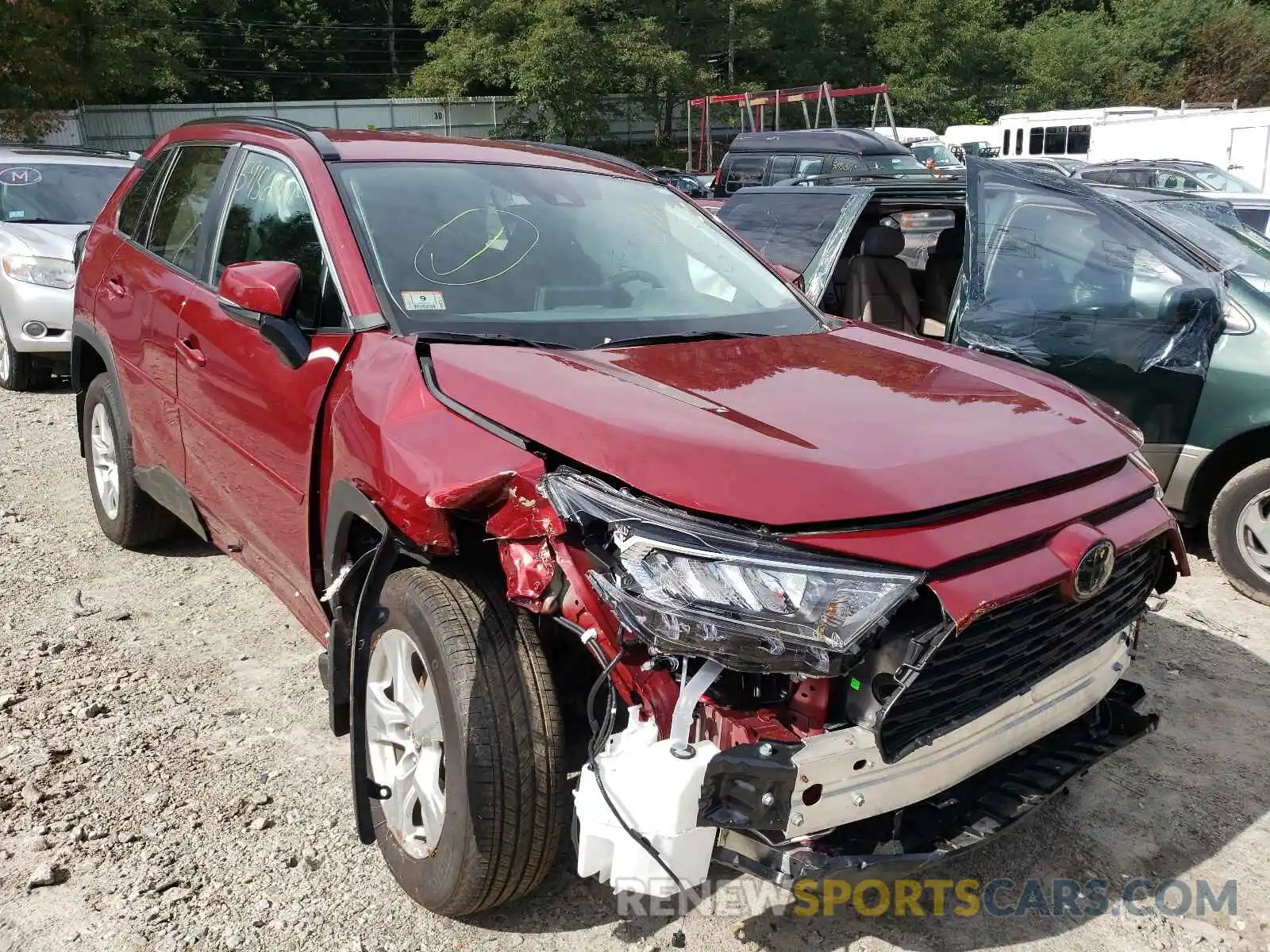 1 Photograph of a damaged car 2T3P1RFV3LW134083 TOYOTA RAV4 2020