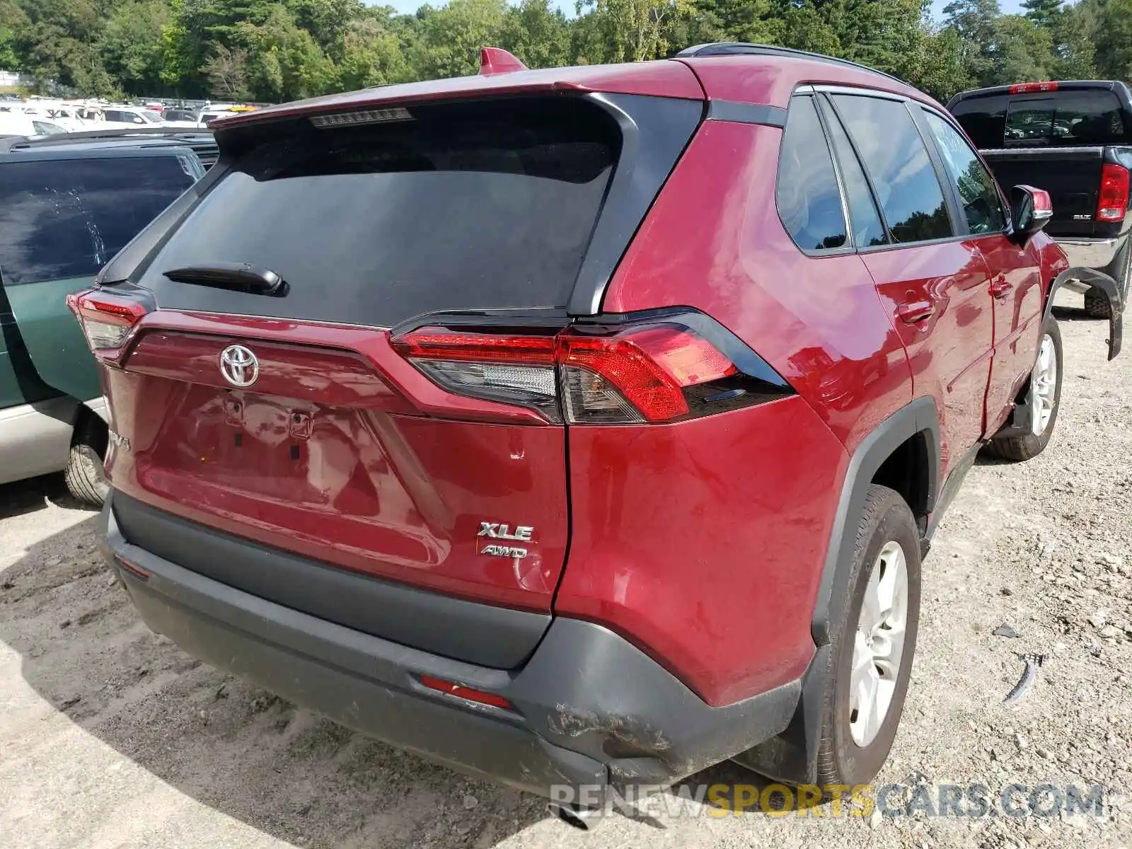 4 Photograph of a damaged car 2T3P1RFV3LW134083 TOYOTA RAV4 2020