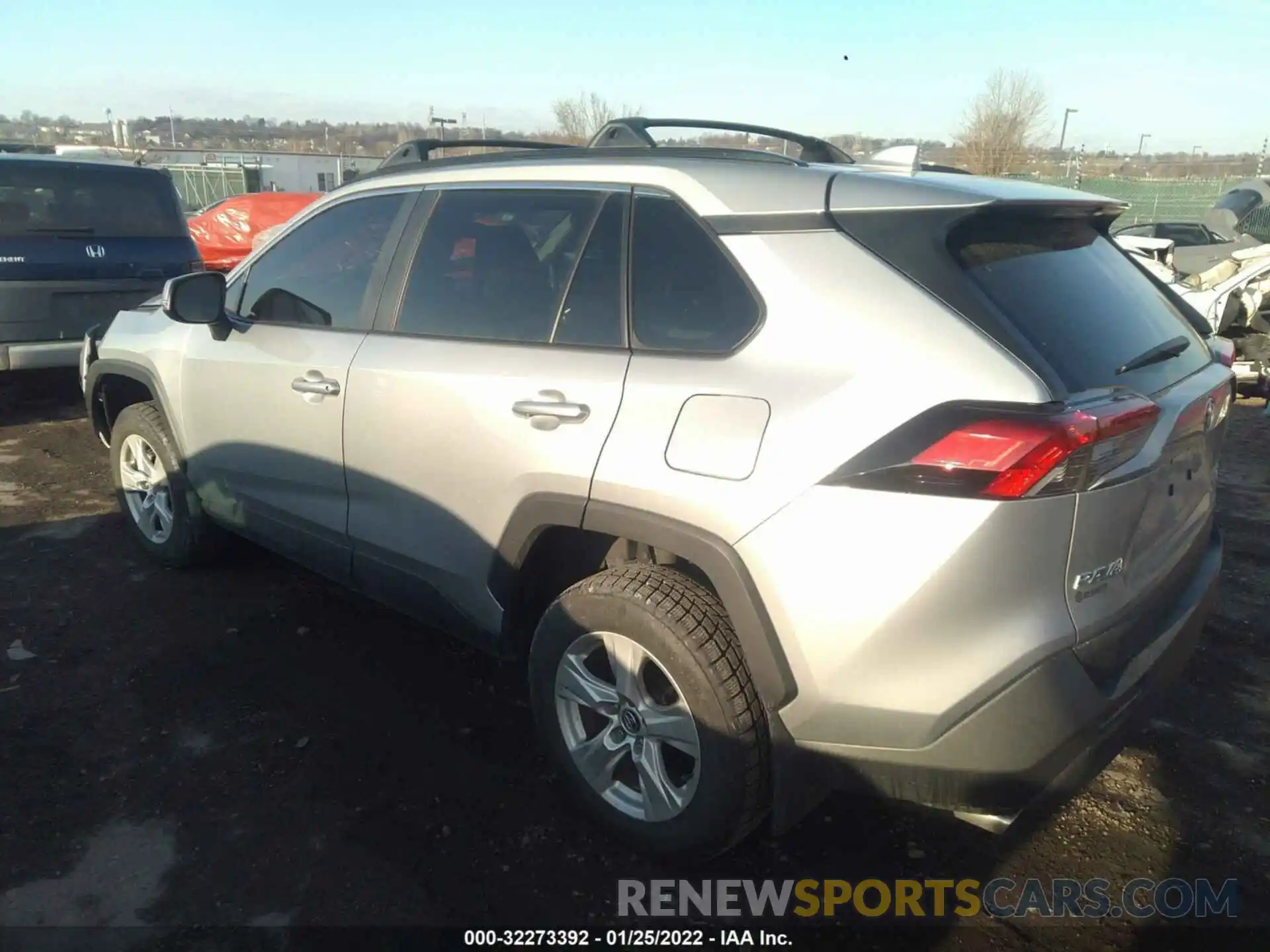 3 Фотография поврежденного автомобиля 2T3P1RFV3LW135816 TOYOTA RAV4 2020