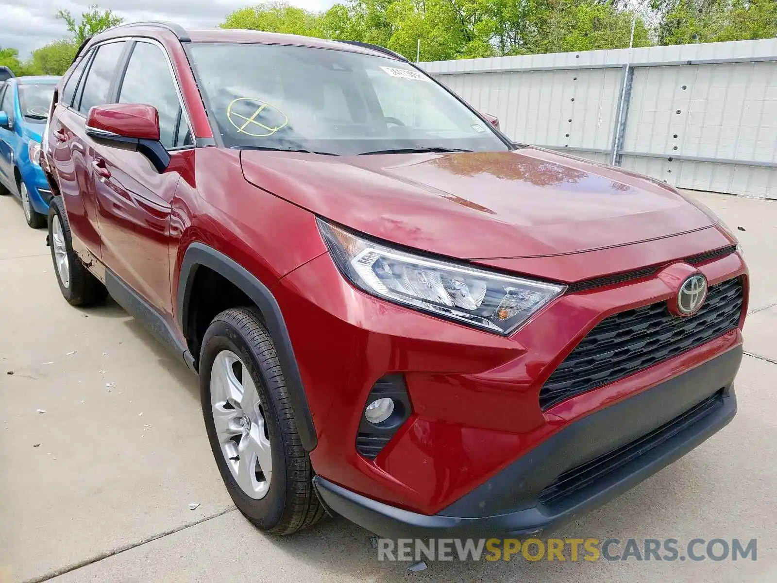 1 Photograph of a damaged car 2T3P1RFV4LC062523 TOYOTA RAV4 2020