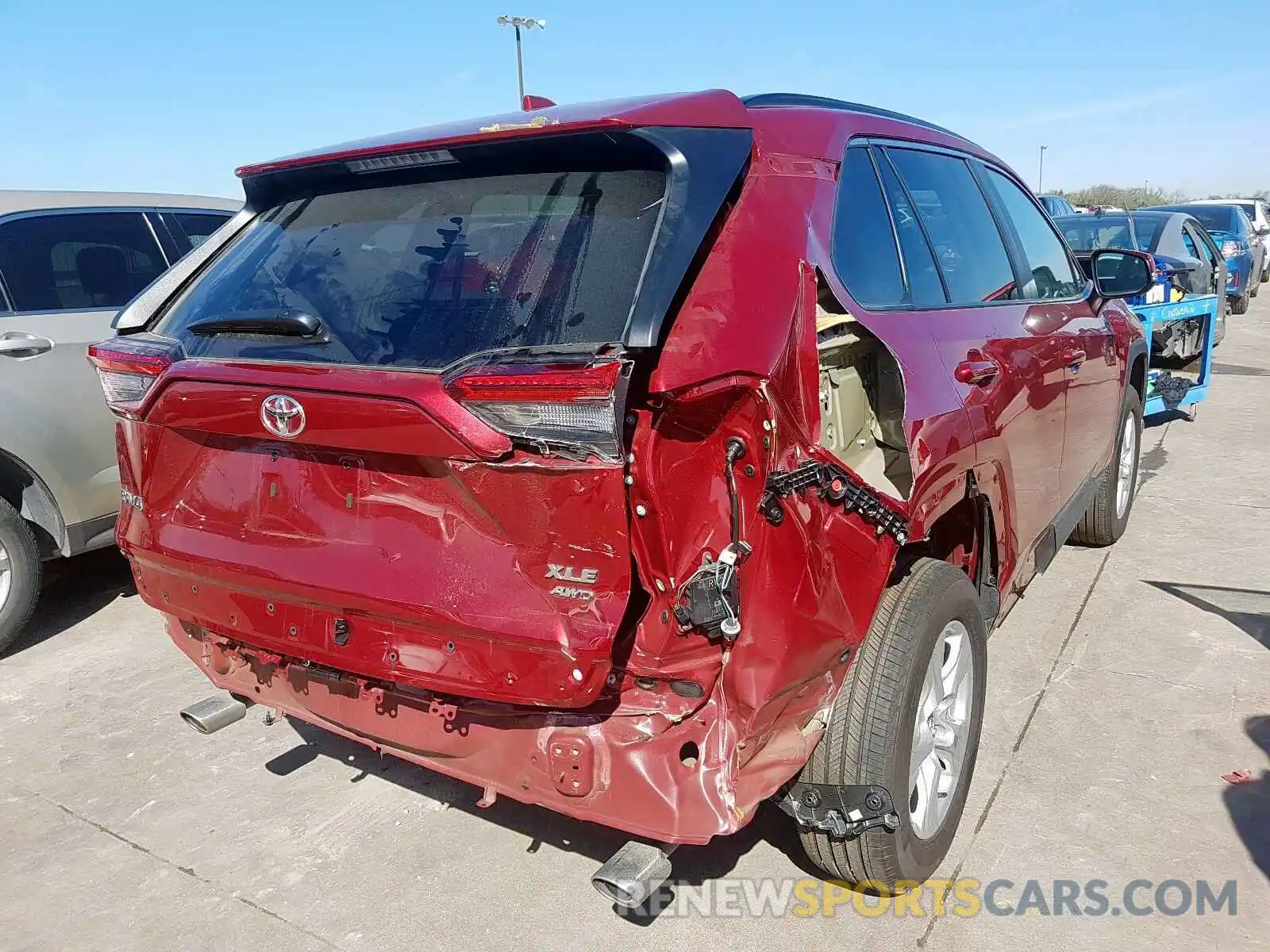 4 Photograph of a damaged car 2T3P1RFV4LC062523 TOYOTA RAV4 2020