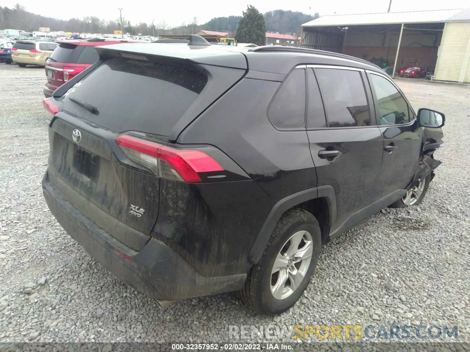 4 Photograph of a damaged car 2T3P1RFV4LC071593 TOYOTA RAV4 2020