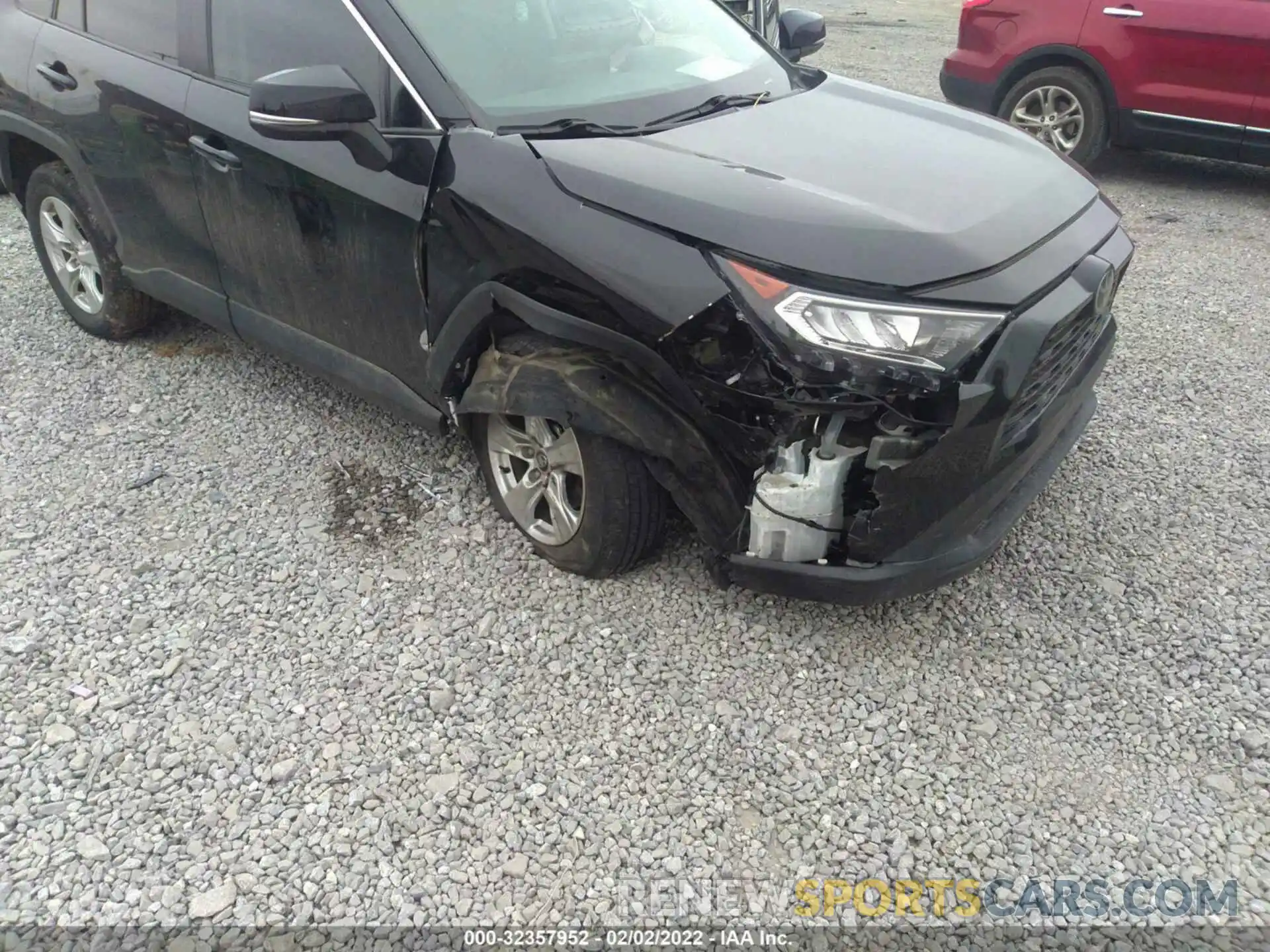 6 Photograph of a damaged car 2T3P1RFV4LC071593 TOYOTA RAV4 2020