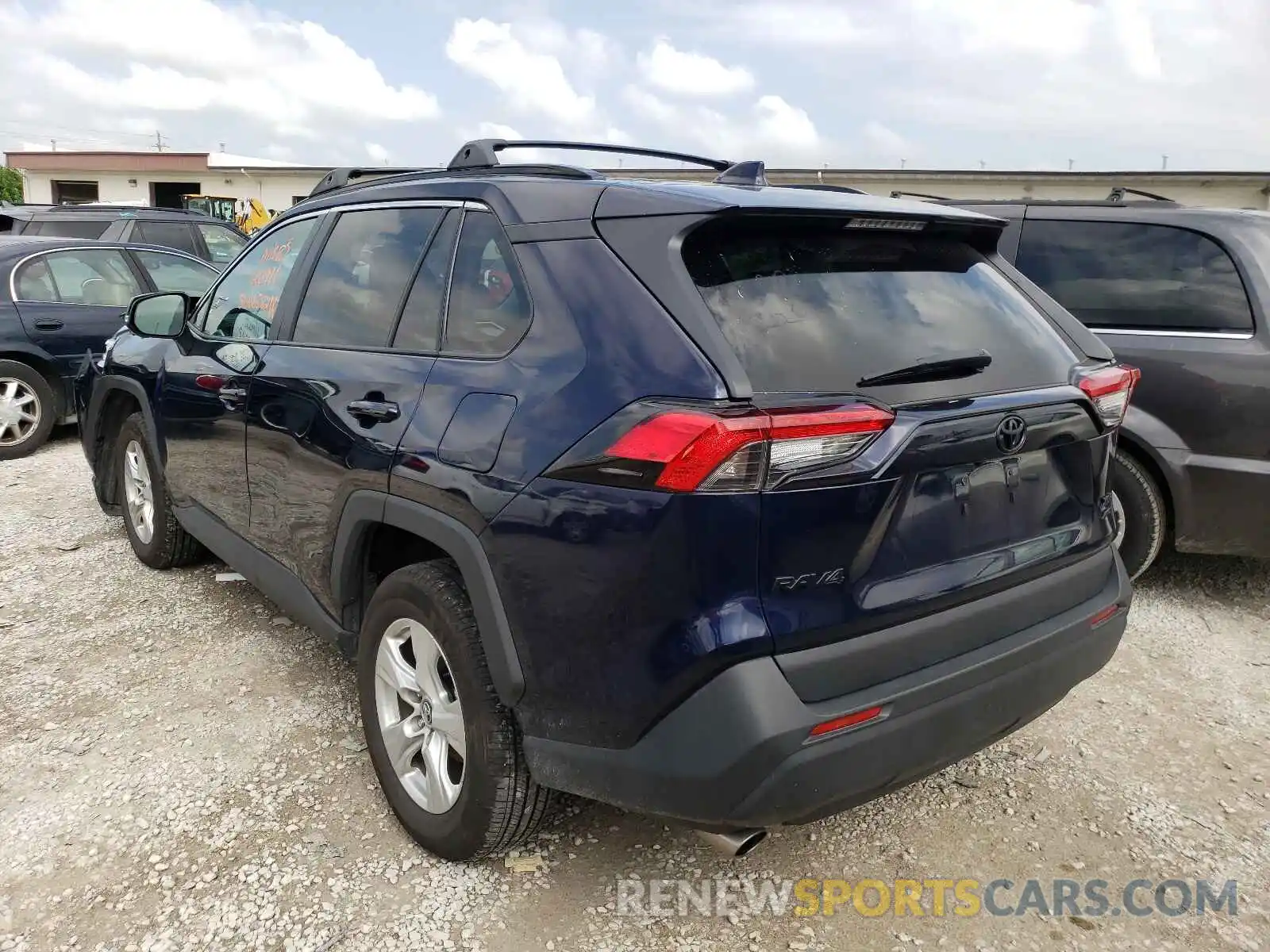 3 Photograph of a damaged car 2T3P1RFV4LC072128 TOYOTA RAV4 2020