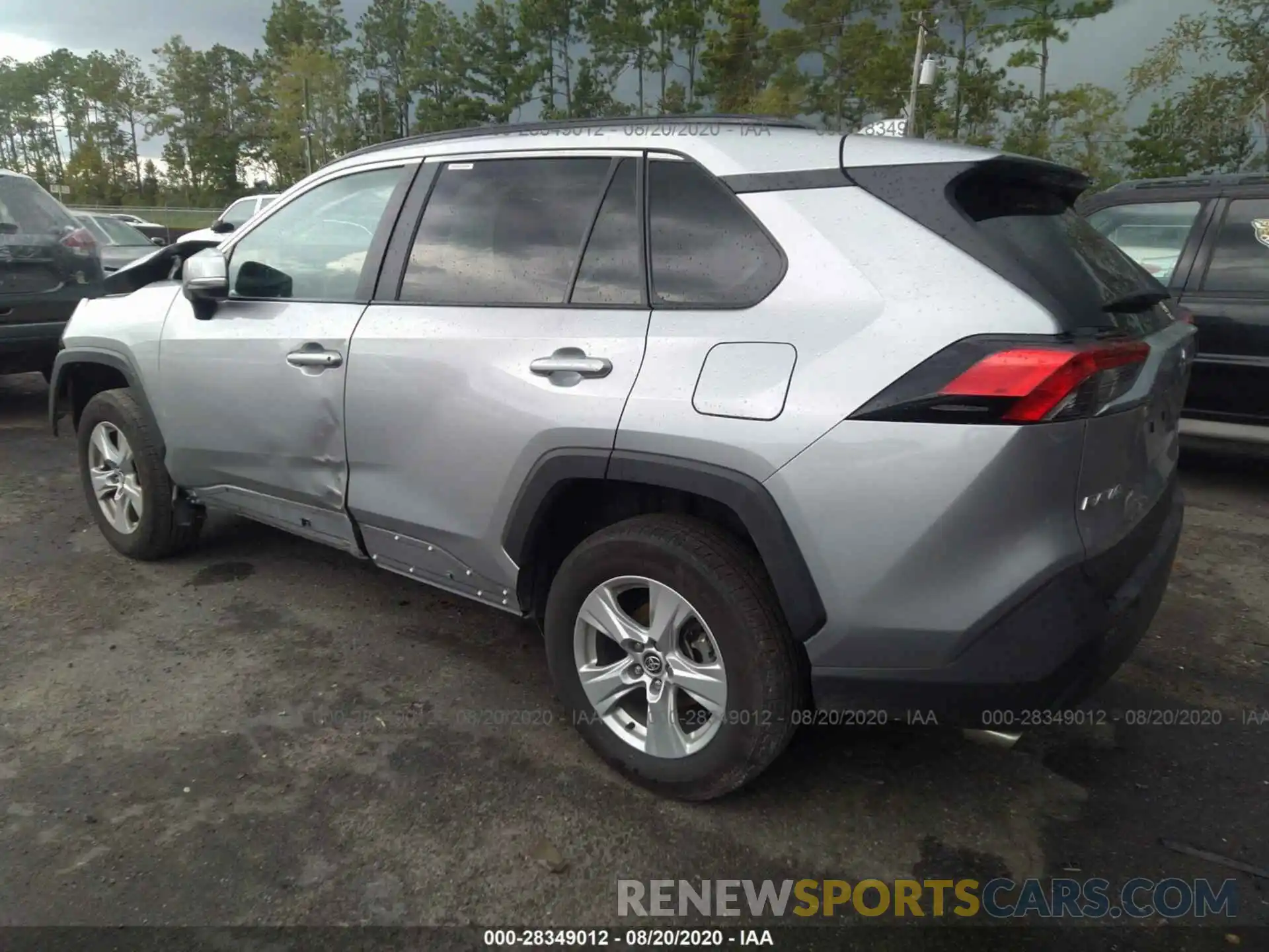 3 Photograph of a damaged car 2T3P1RFV4LC082285 TOYOTA RAV4 2020