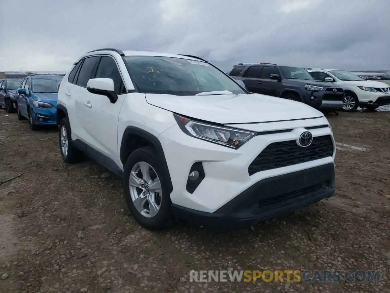 1 Photograph of a damaged car 2T3P1RFV4LC087406 TOYOTA RAV4 2020