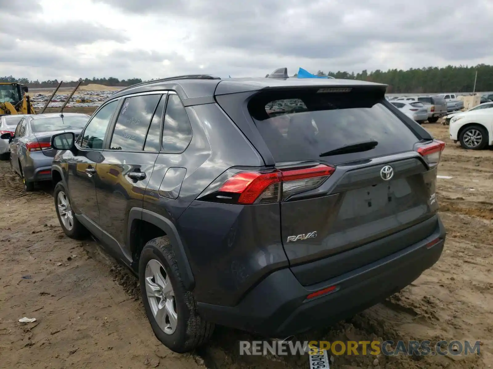 3 Photograph of a damaged car 2T3P1RFV4LC090628 TOYOTA RAV4 2020