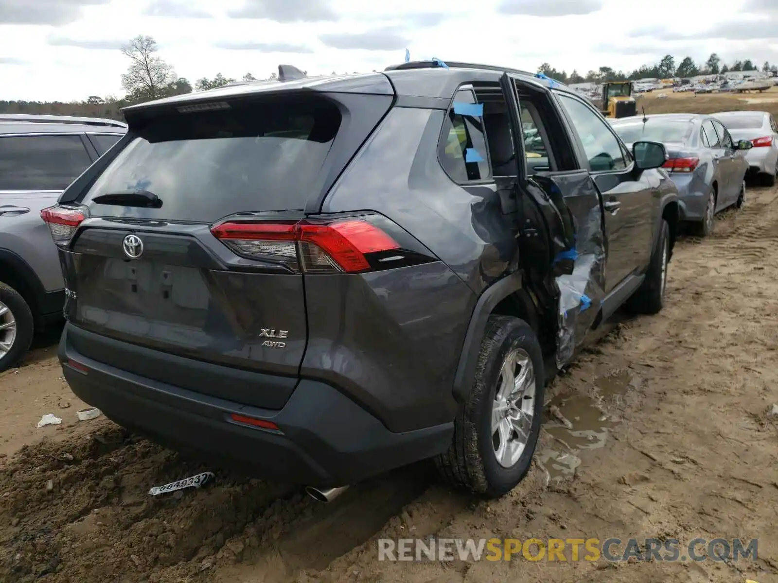 4 Photograph of a damaged car 2T3P1RFV4LC090628 TOYOTA RAV4 2020