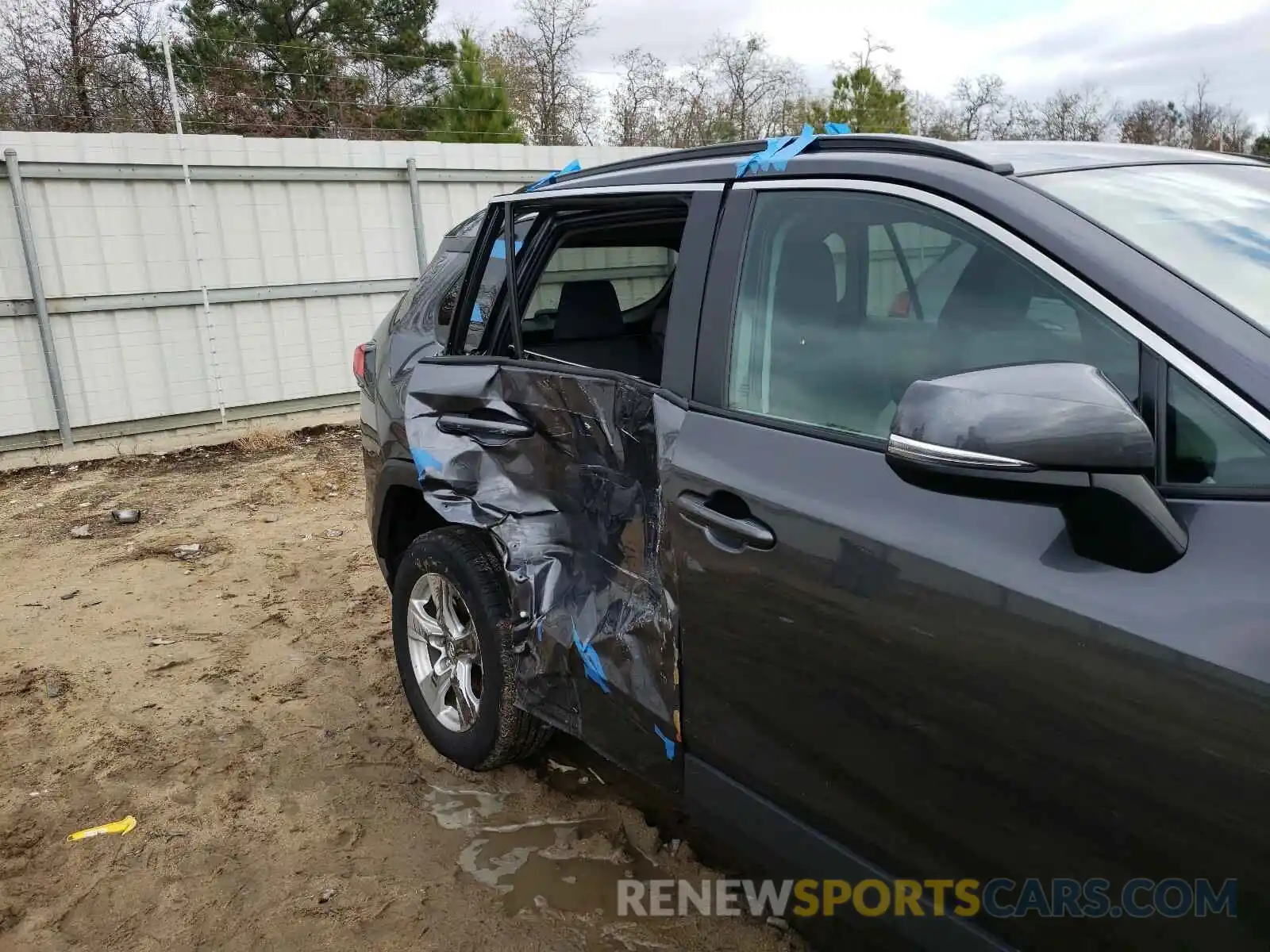 9 Photograph of a damaged car 2T3P1RFV4LC090628 TOYOTA RAV4 2020