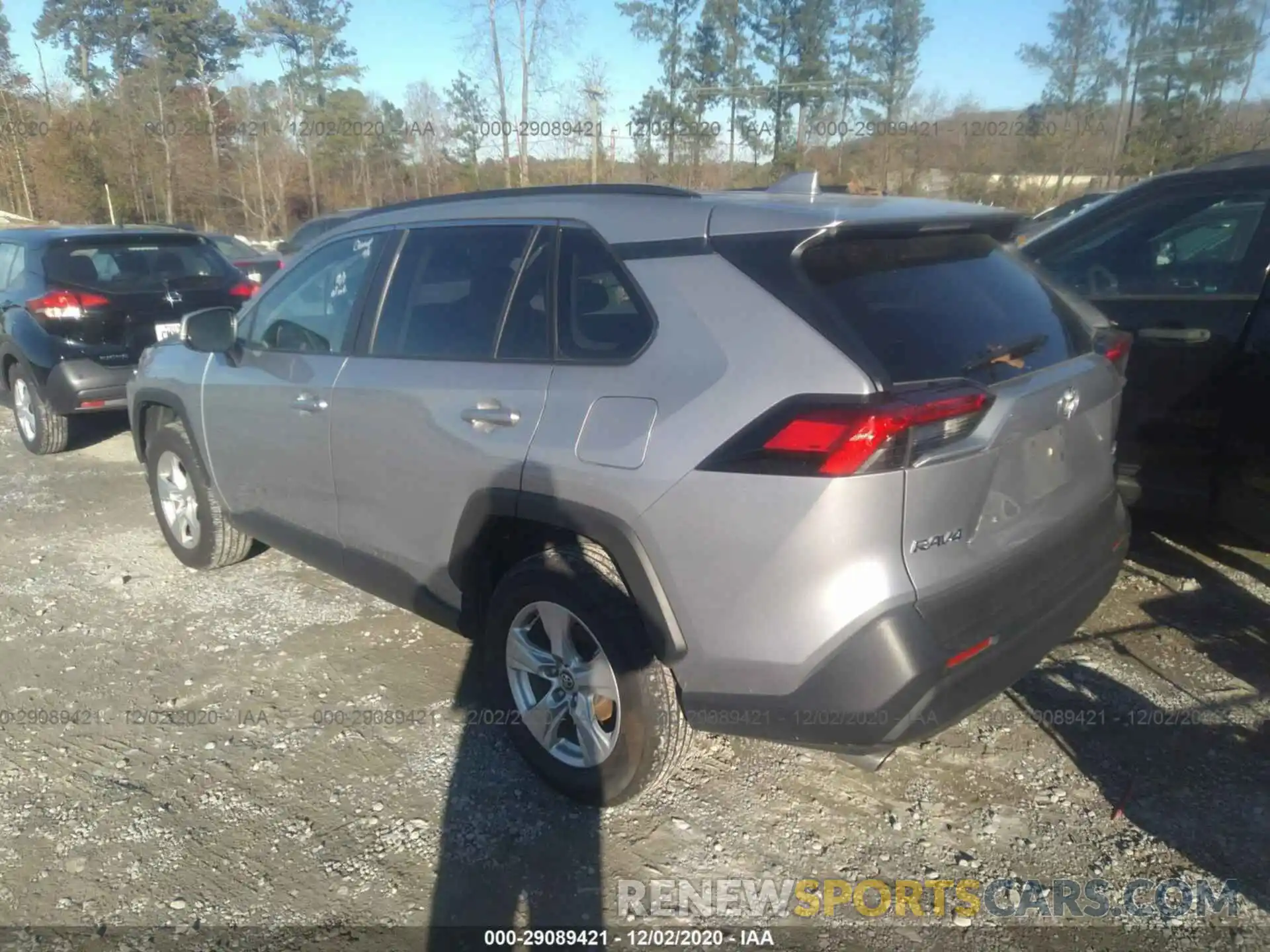 3 Photograph of a damaged car 2T3P1RFV4LC091312 TOYOTA RAV4 2020