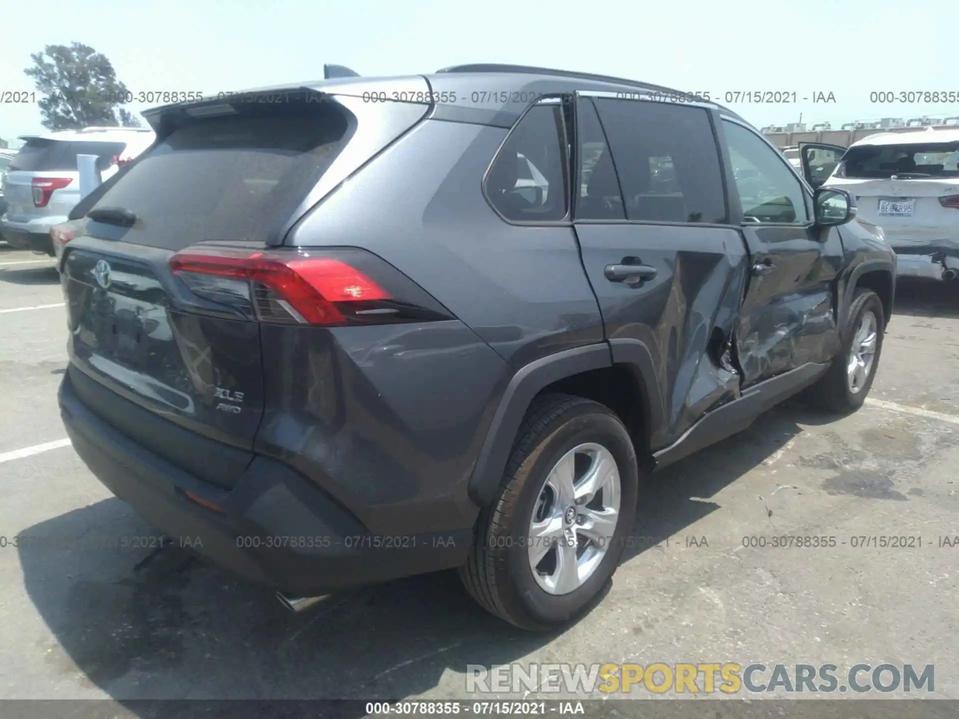 4 Photograph of a damaged car 2T3P1RFV4LC091780 TOYOTA RAV4 2020