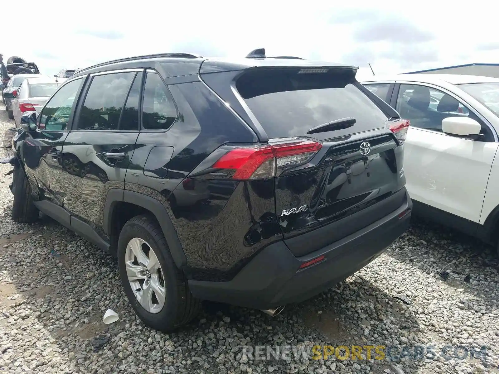 3 Photograph of a damaged car 2T3P1RFV4LC091942 TOYOTA RAV4 2020