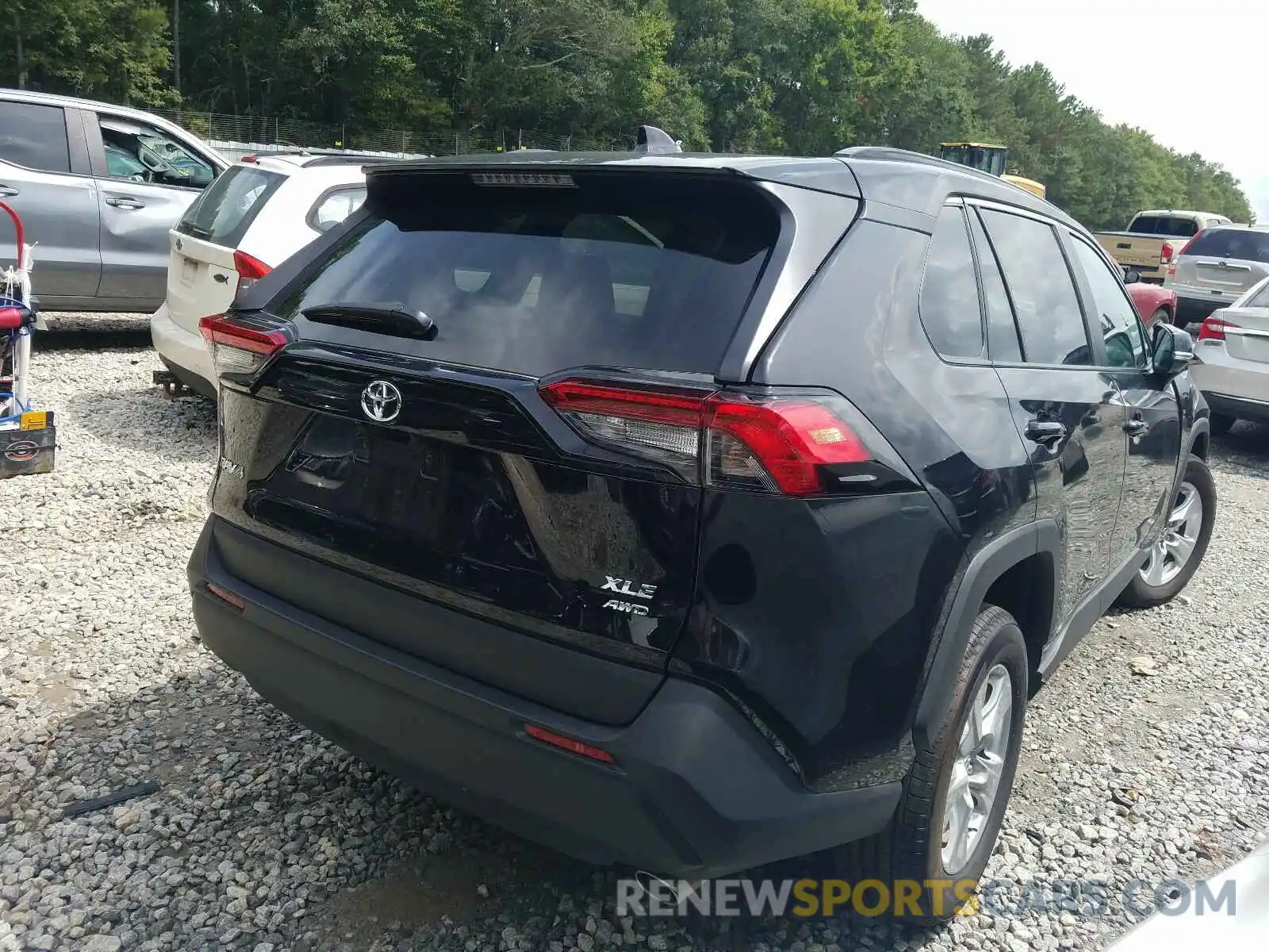 4 Photograph of a damaged car 2T3P1RFV4LC091942 TOYOTA RAV4 2020