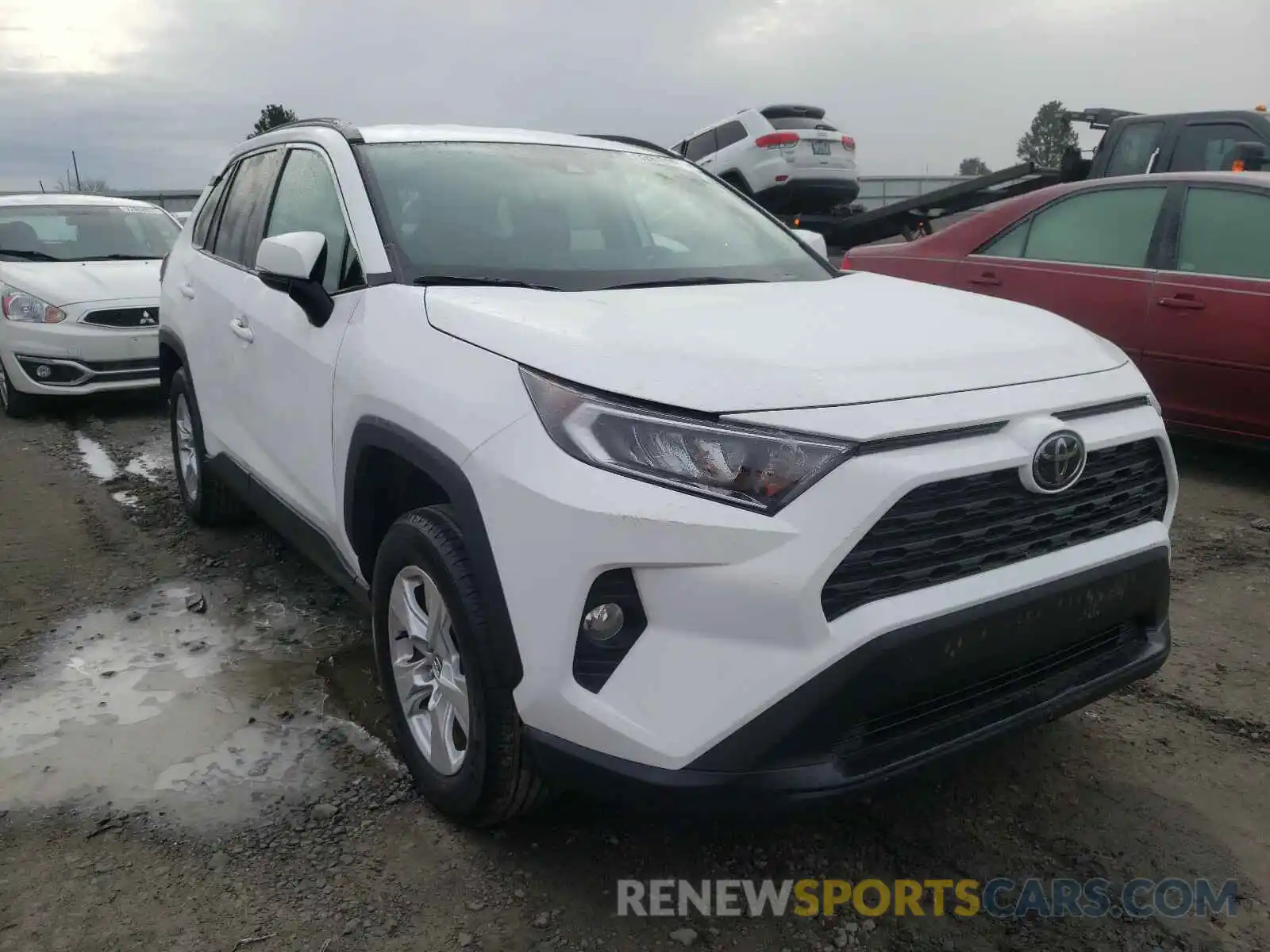 1 Photograph of a damaged car 2T3P1RFV4LC092492 TOYOTA RAV4 2020