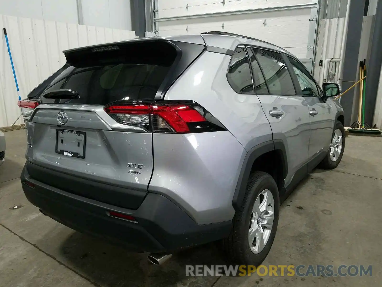 4 Photograph of a damaged car 2T3P1RFV4LC093481 TOYOTA RAV4 2020