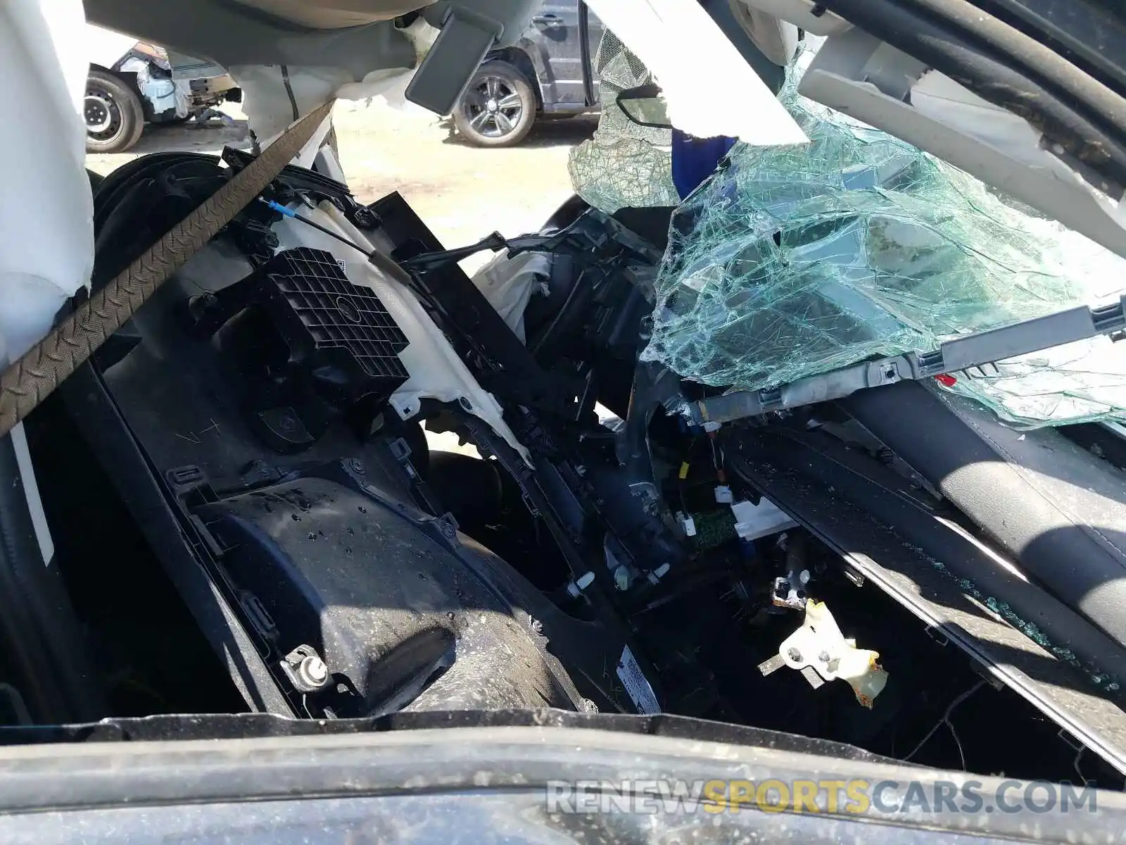 5 Photograph of a damaged car 2T3P1RFV4LC096722 TOYOTA RAV4 2020