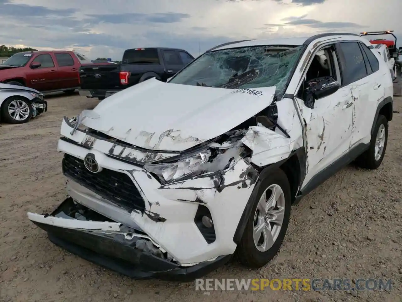 2 Photograph of a damaged car 2T3P1RFV4LC098065 TOYOTA RAV4 2020