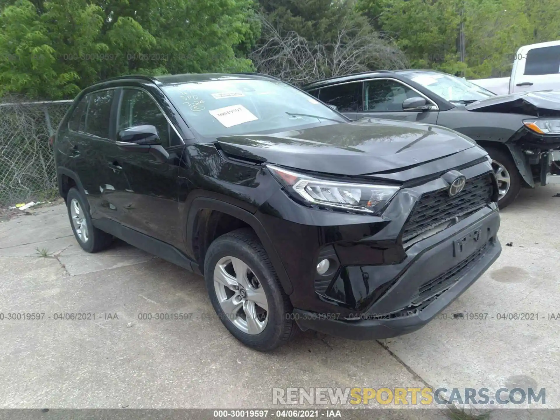 1 Photograph of a damaged car 2T3P1RFV4LC099524 TOYOTA RAV4 2020