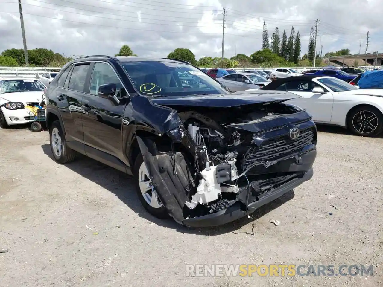 1 Photograph of a damaged car 2T3P1RFV4LC099877 TOYOTA RAV4 2020