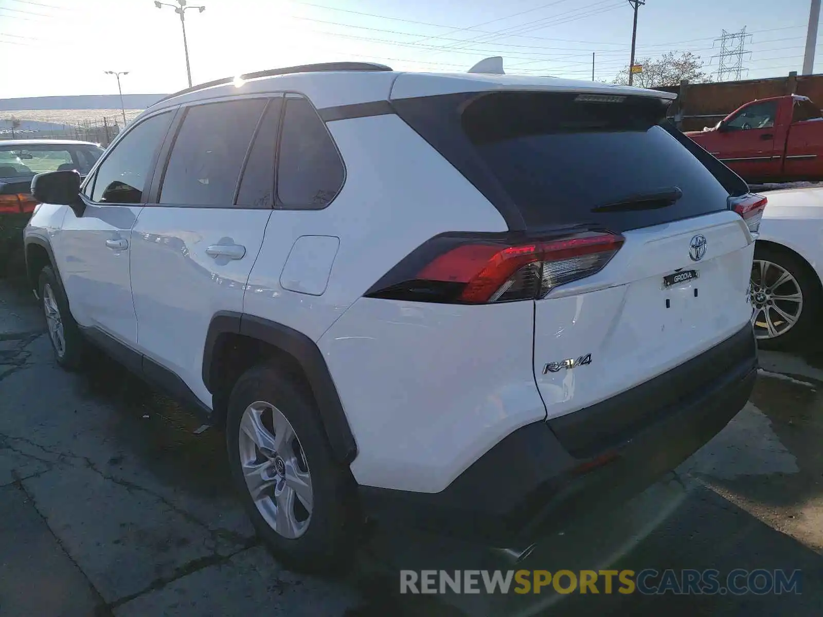 3 Photograph of a damaged car 2T3P1RFV4LC102843 TOYOTA RAV4 2020