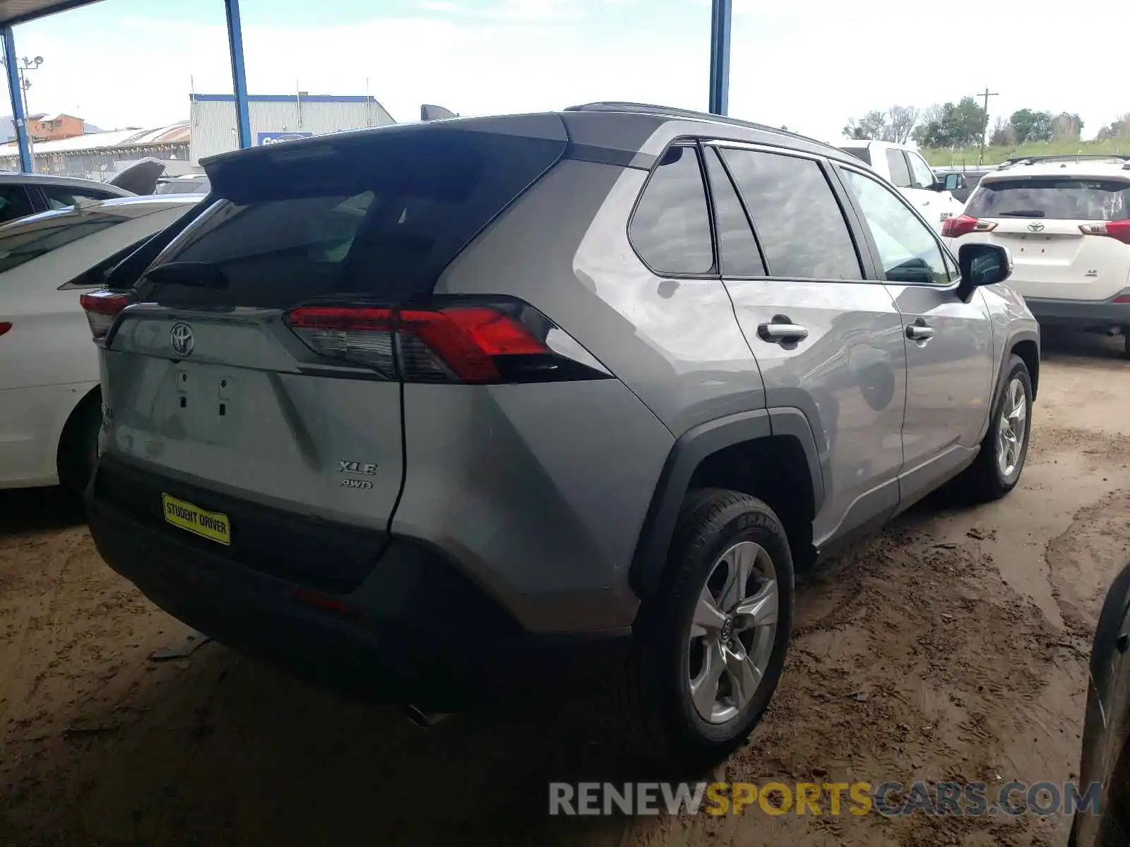 4 Photograph of a damaged car 2T3P1RFV4LC103720 TOYOTA RAV4 2020