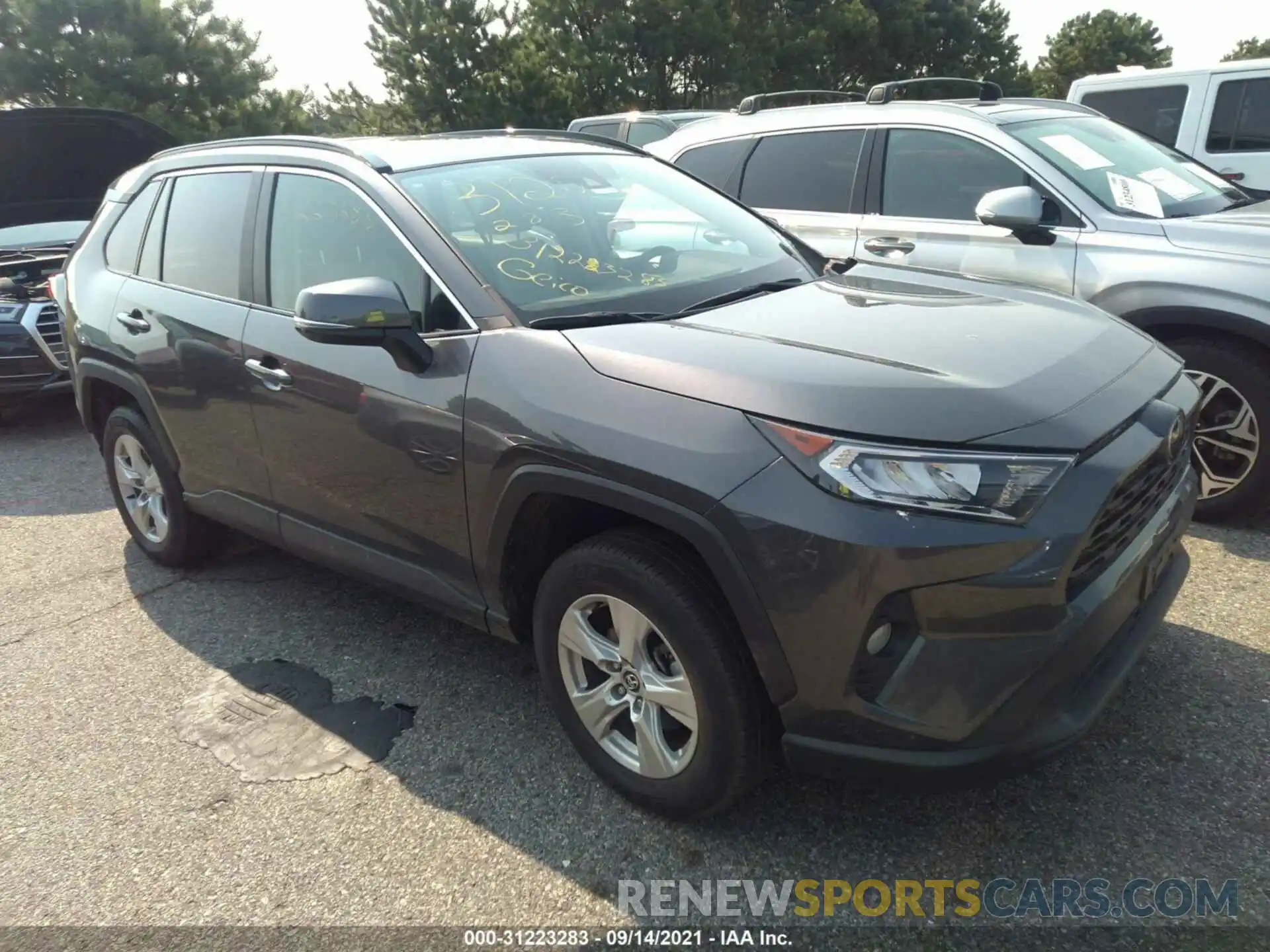 1 Photograph of a damaged car 2T3P1RFV4LC111414 TOYOTA RAV4 2020