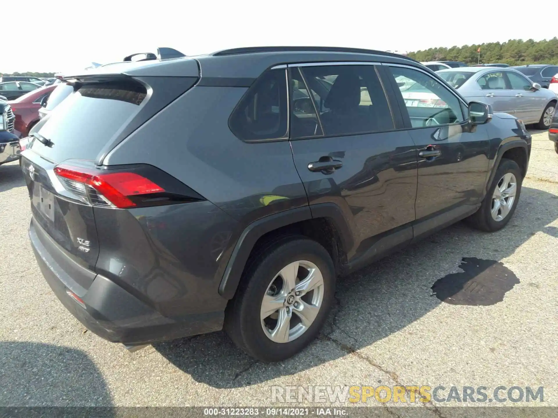 4 Photograph of a damaged car 2T3P1RFV4LC111414 TOYOTA RAV4 2020