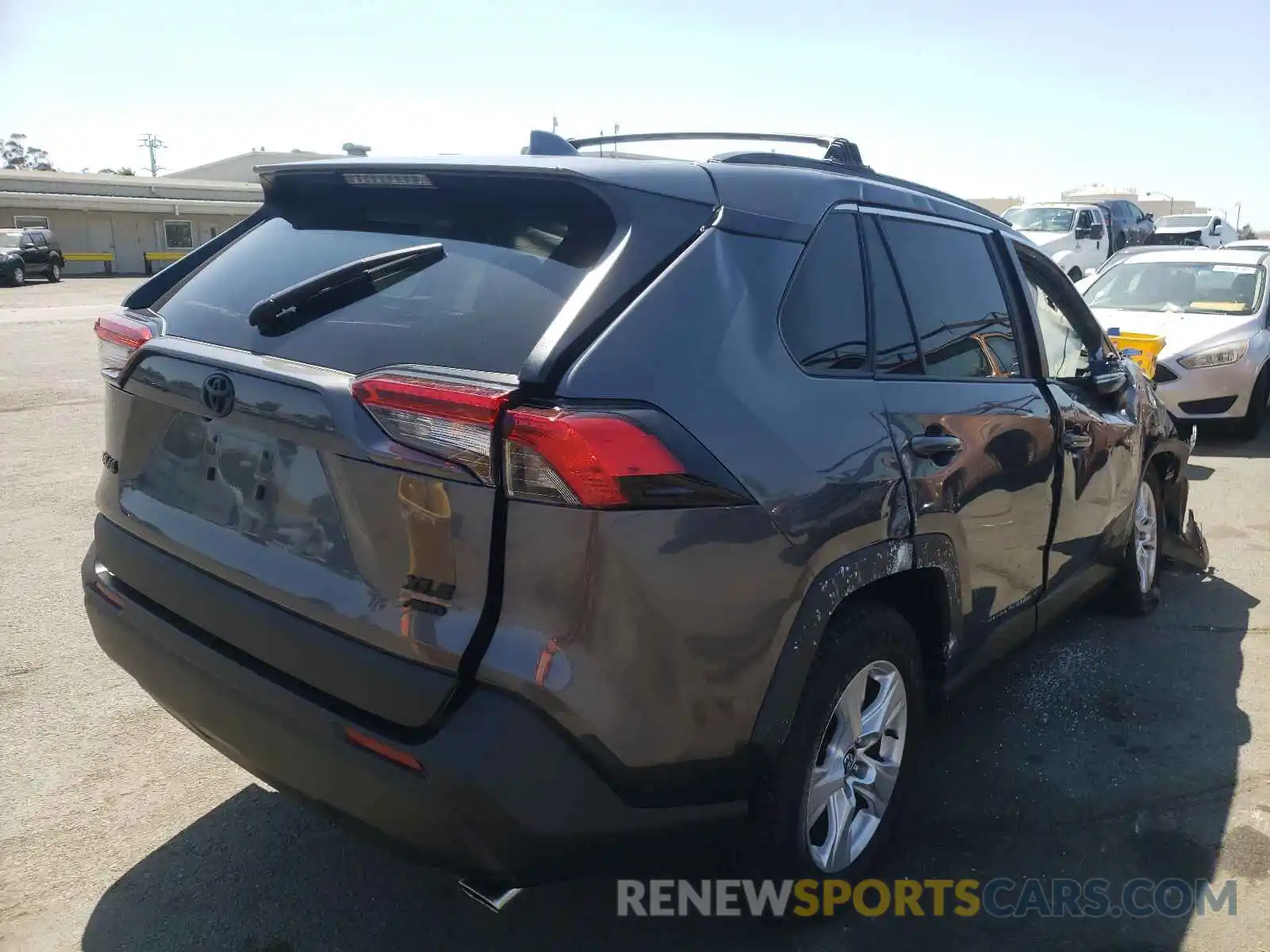 4 Photograph of a damaged car 2T3P1RFV4LC120632 TOYOTA RAV4 2020